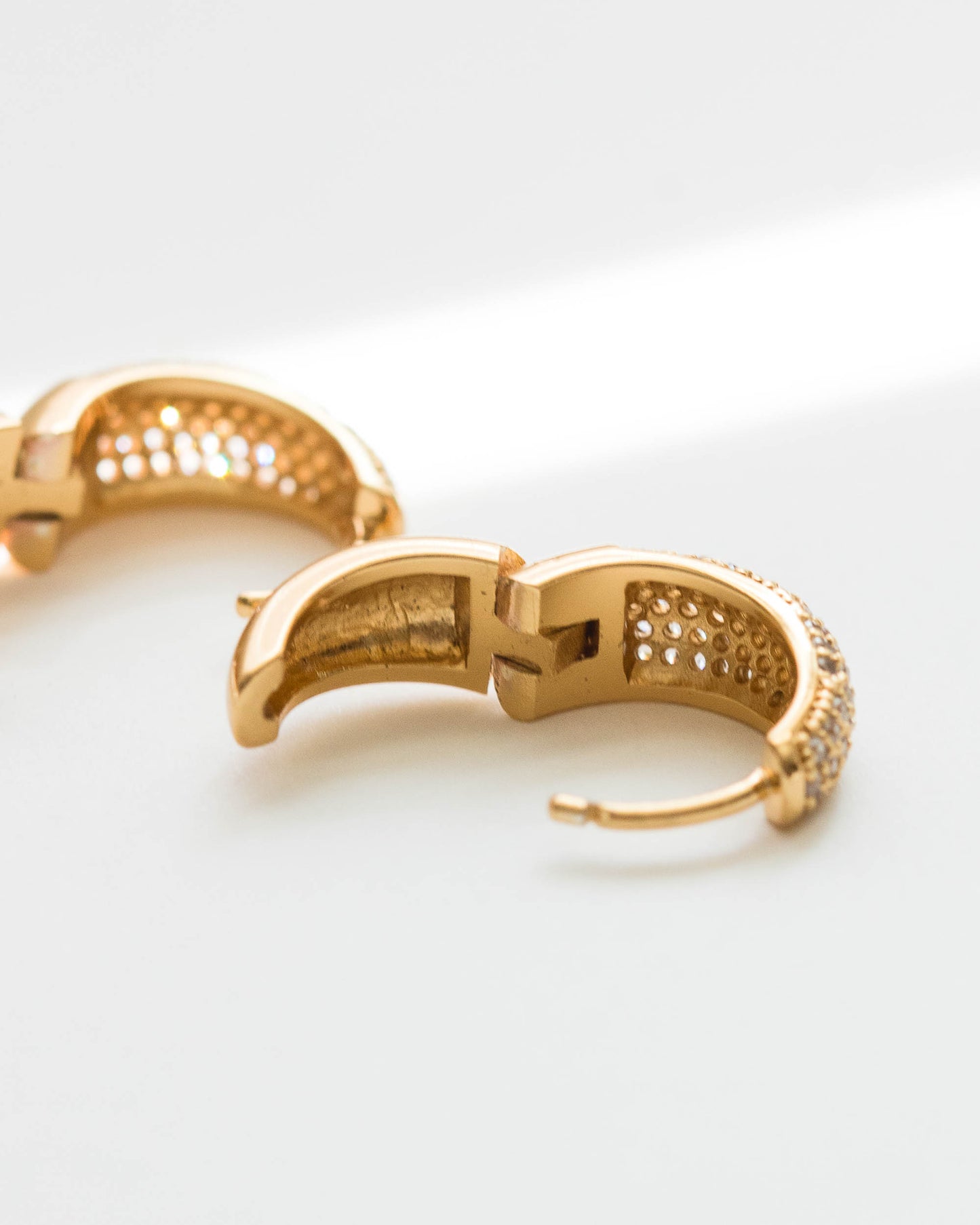 15mm Tapered Chunky Huggie Hoop Earrings, E2