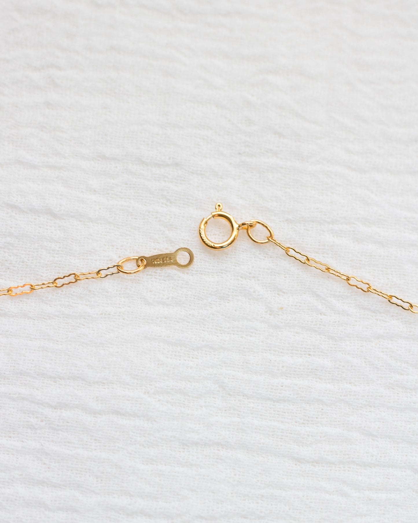 Crinkle Chain, NC1