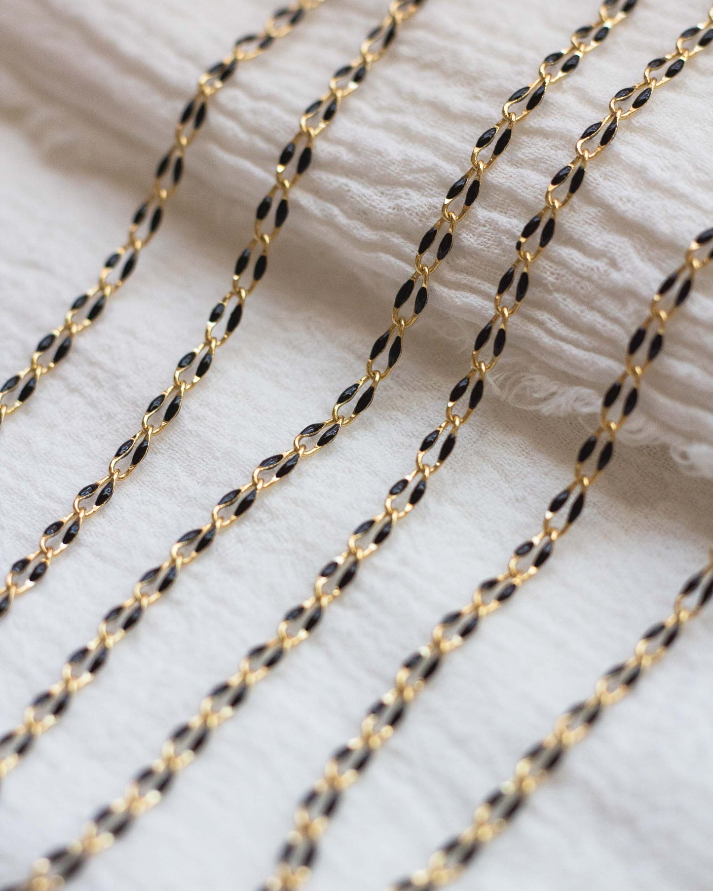 Black Enamel Chain, GP107