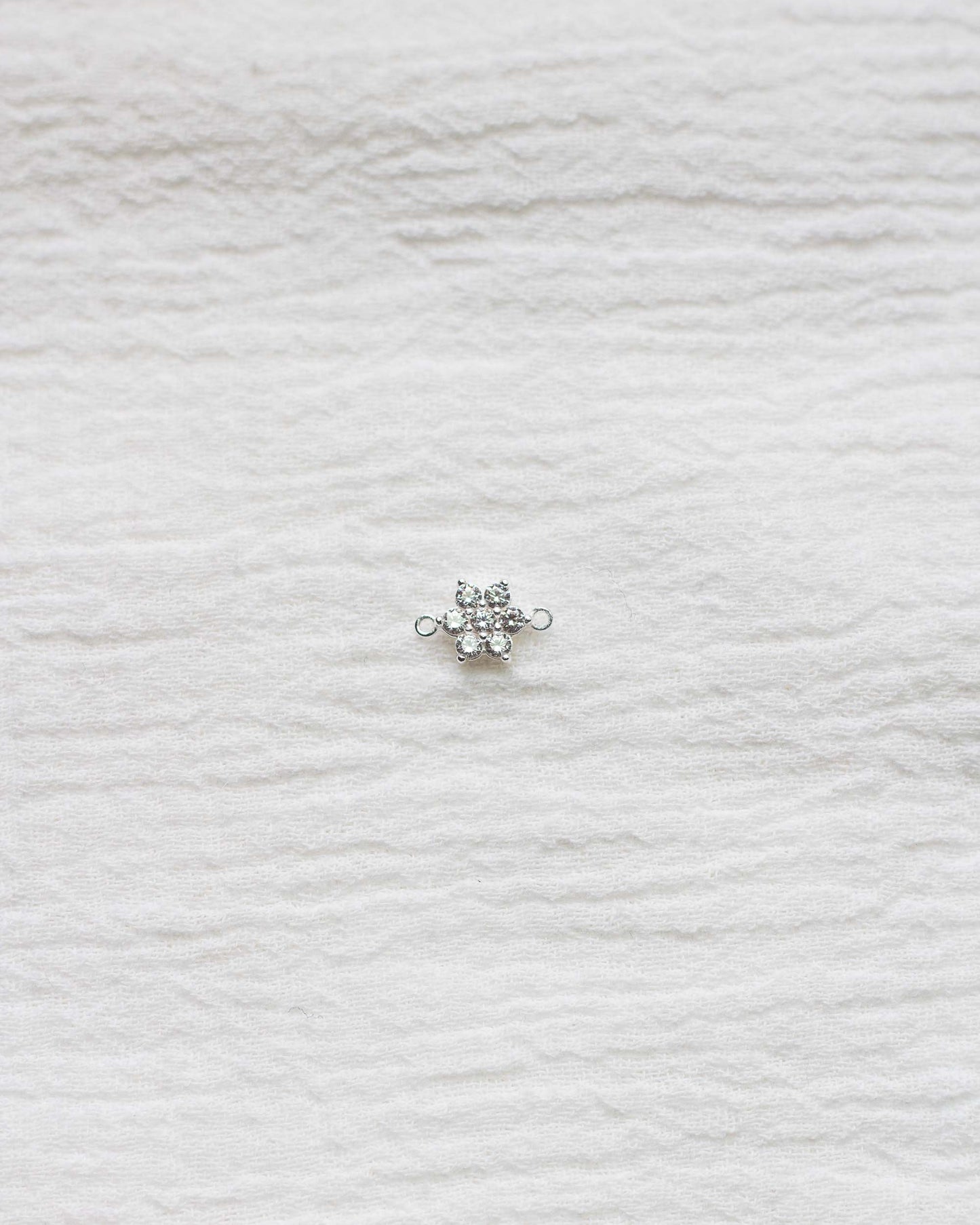 Flower CZ Connector, CN69