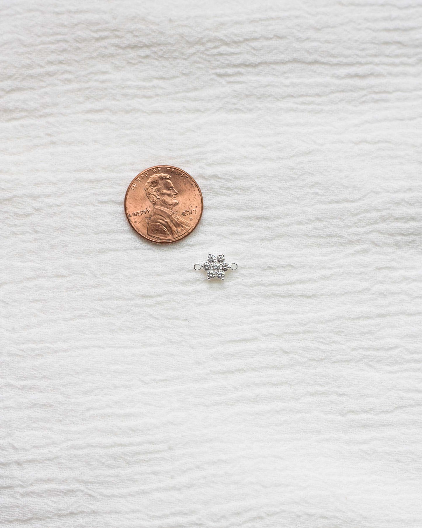 Flower CZ Connector, CN69