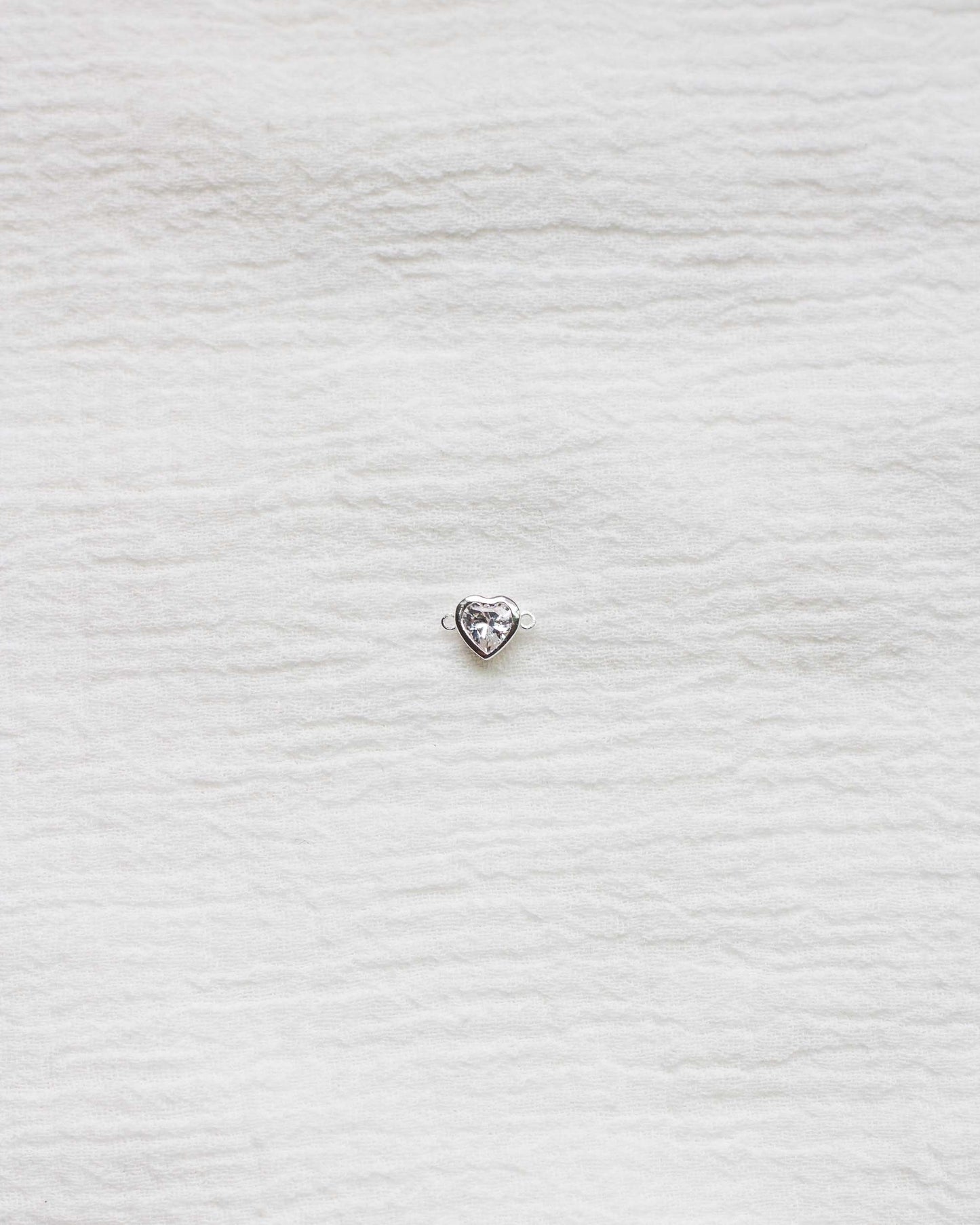 Bezel Heart CZ Connector, CN74