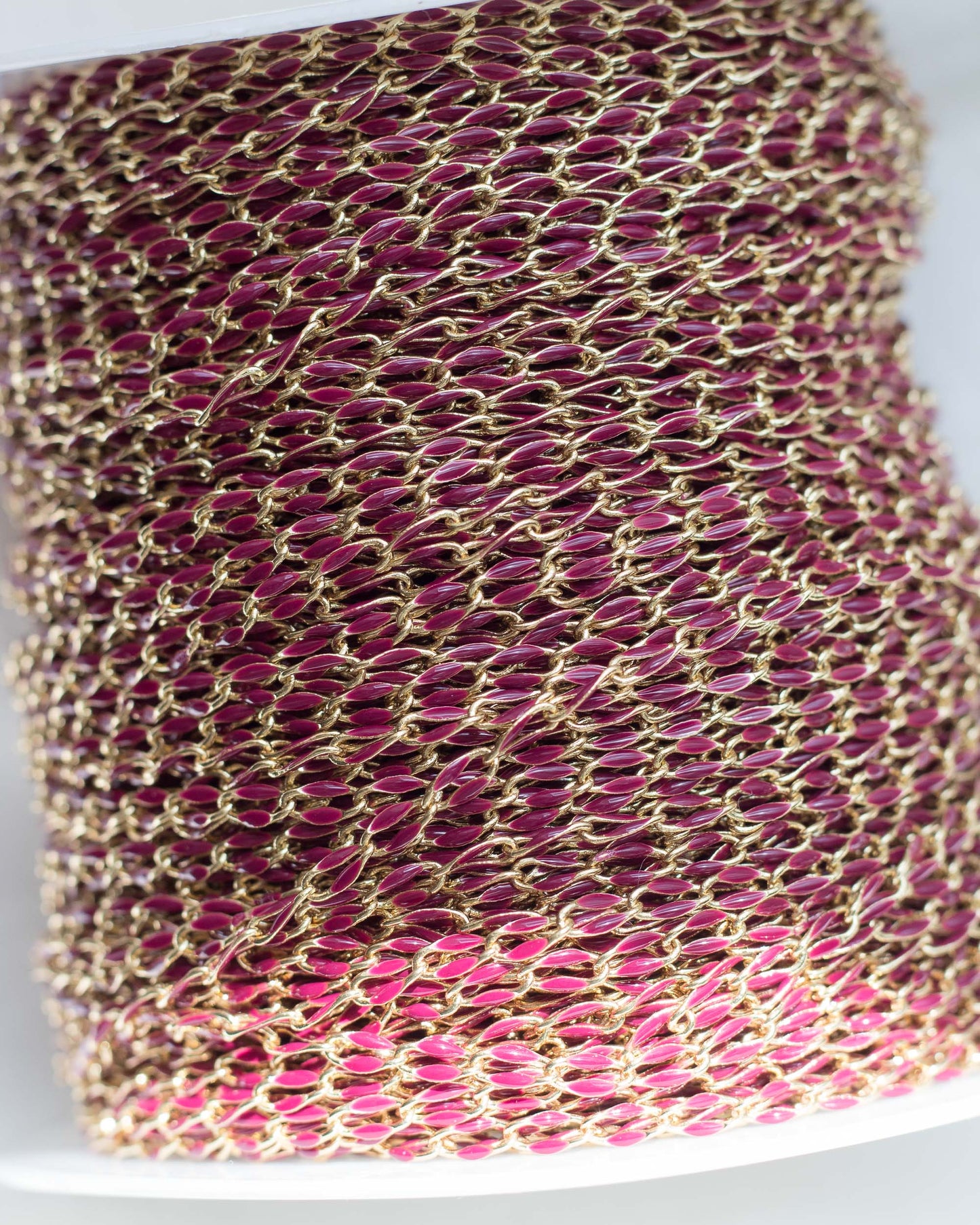 Maroon Enamel Chain, GP118