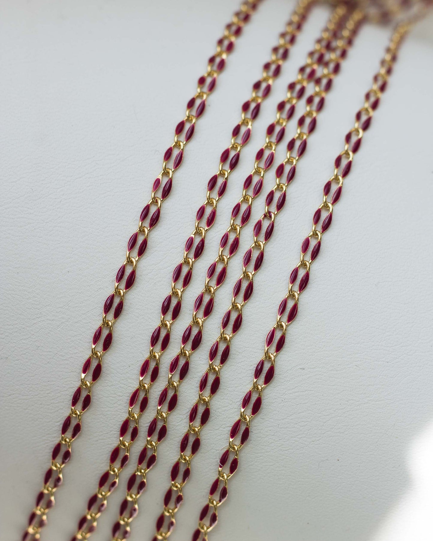 Maroon Enamel Chain, GP118