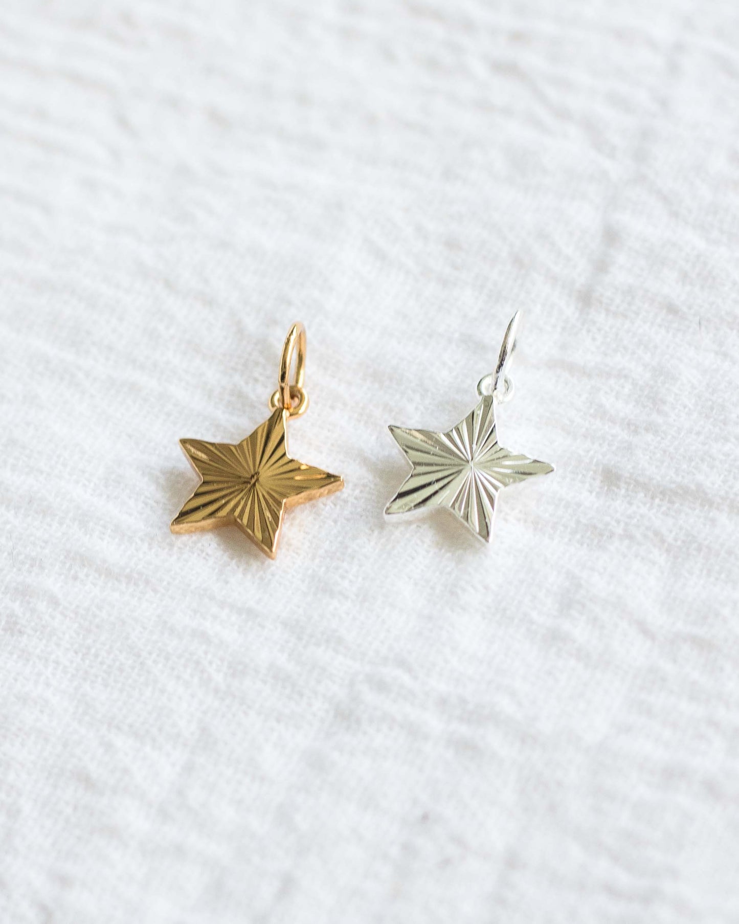Fluted Star Charm, CH85