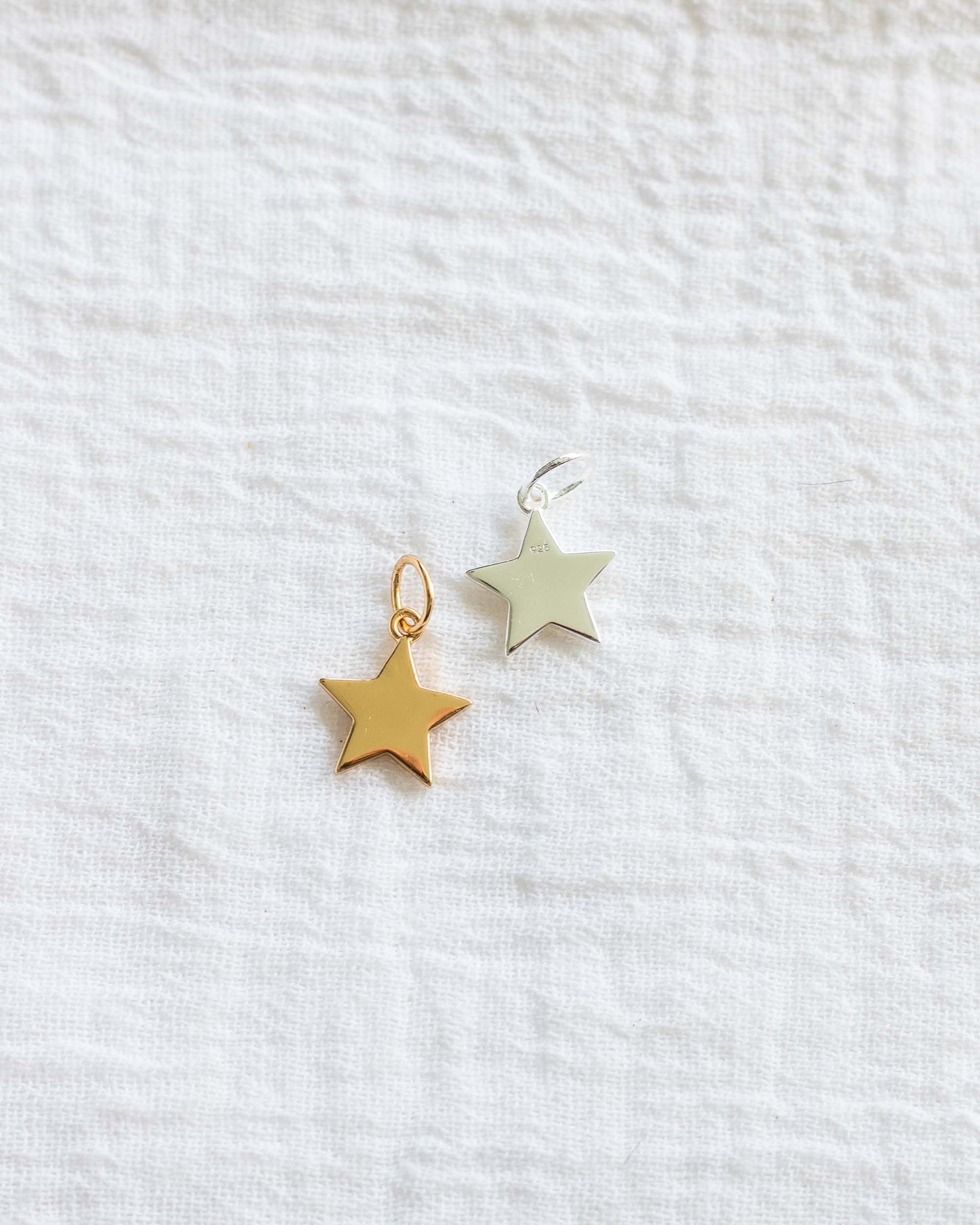Fluted Star Charm, CH85