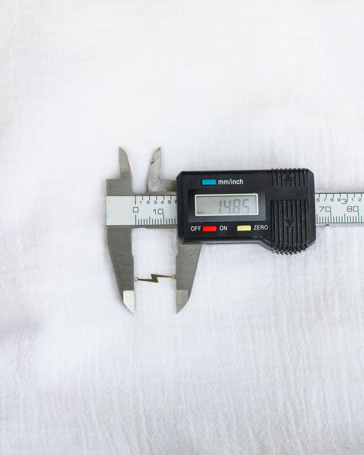 Lightning Bolt Connector, CN193