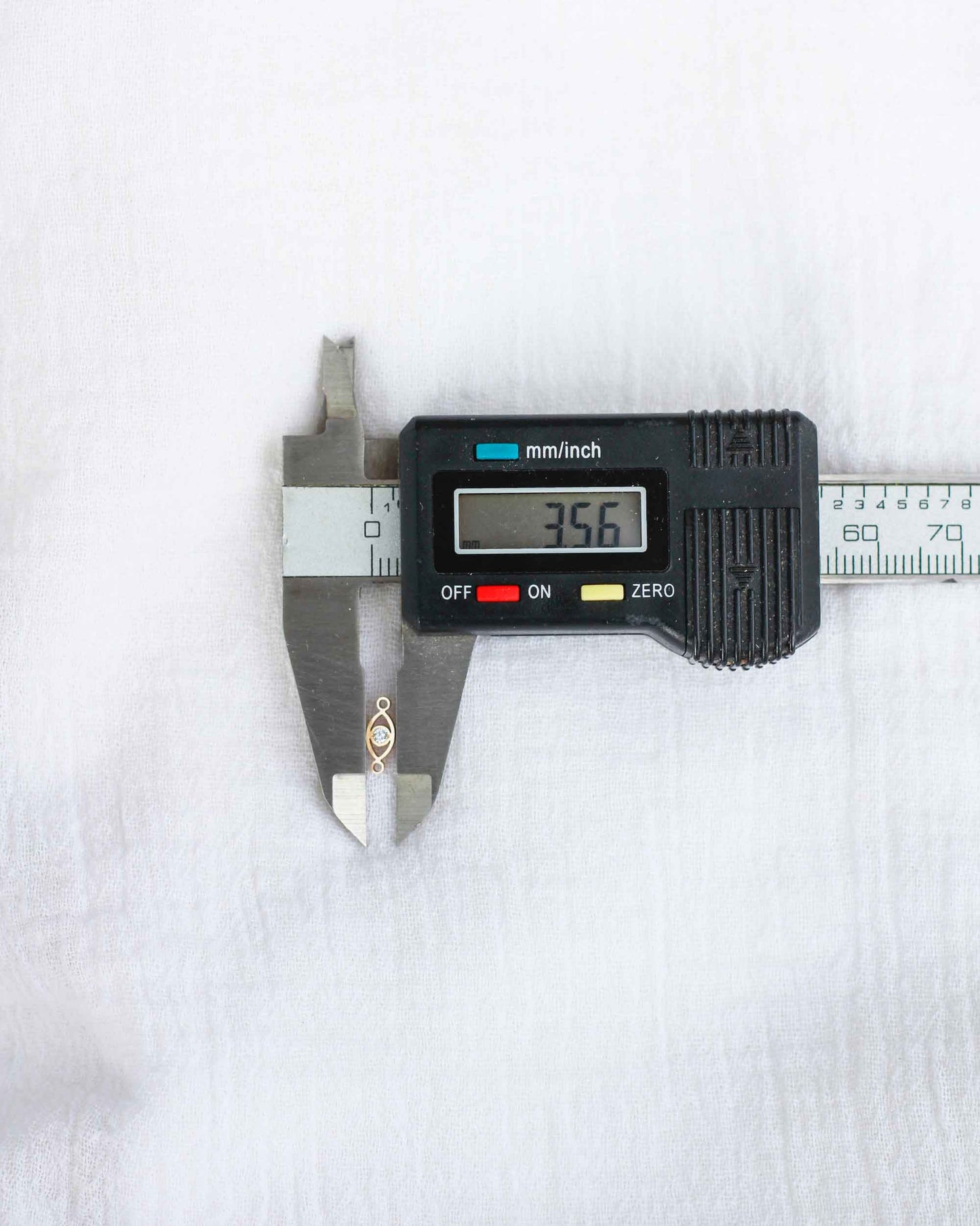 Eye with CZ Connector, CN194