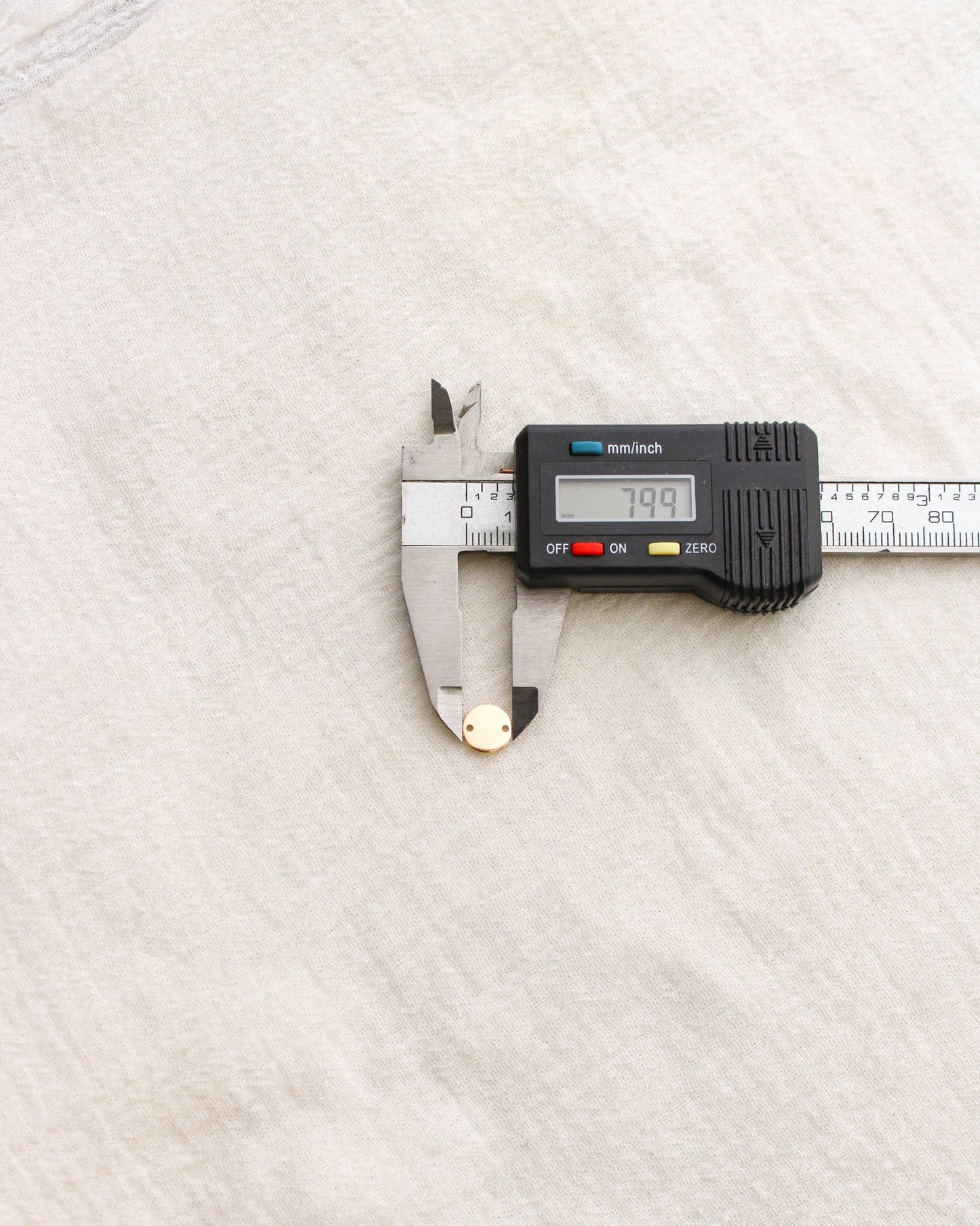 8mm Blank Circle Connector, B88