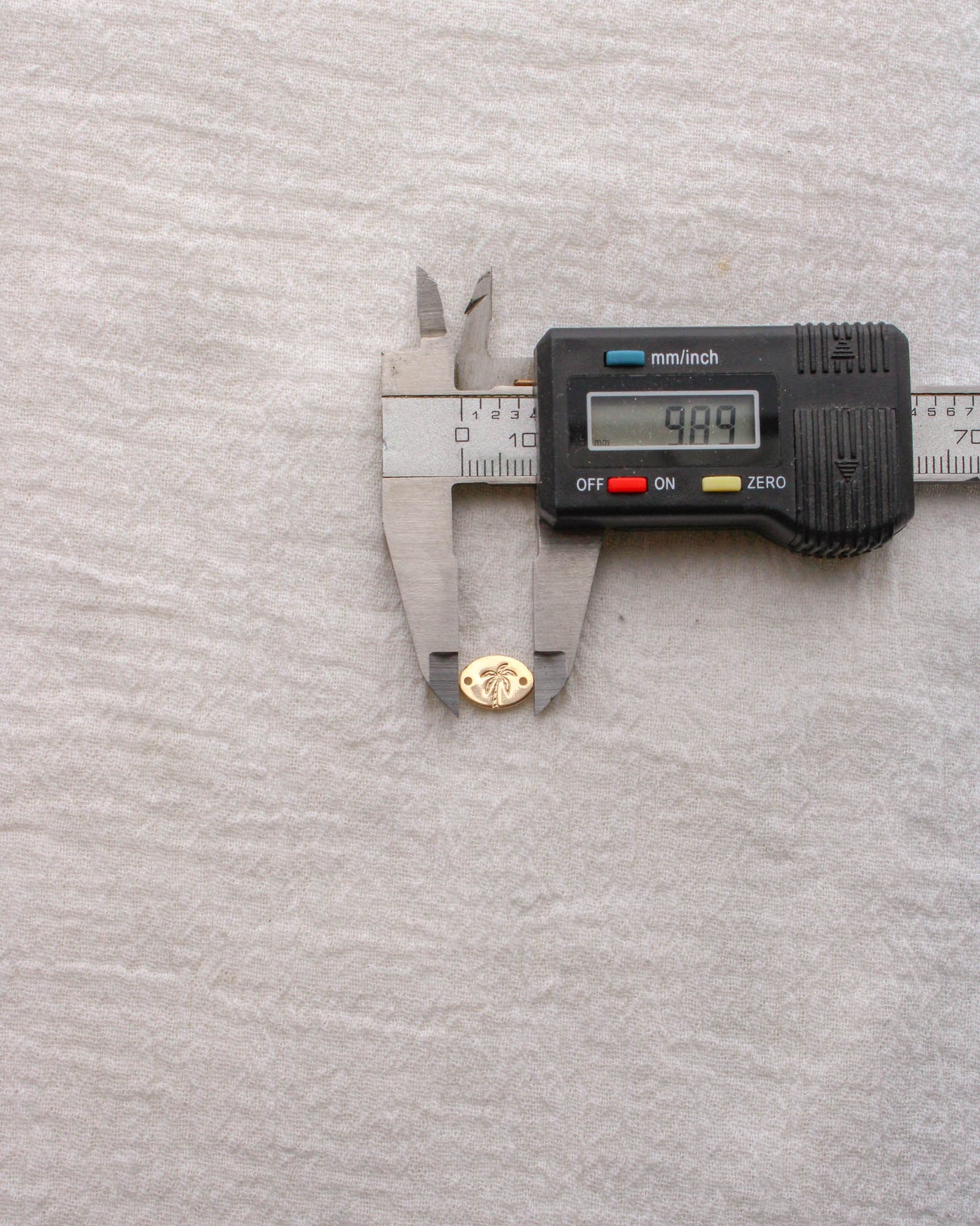 Palm Tree Oval Connector, CN01