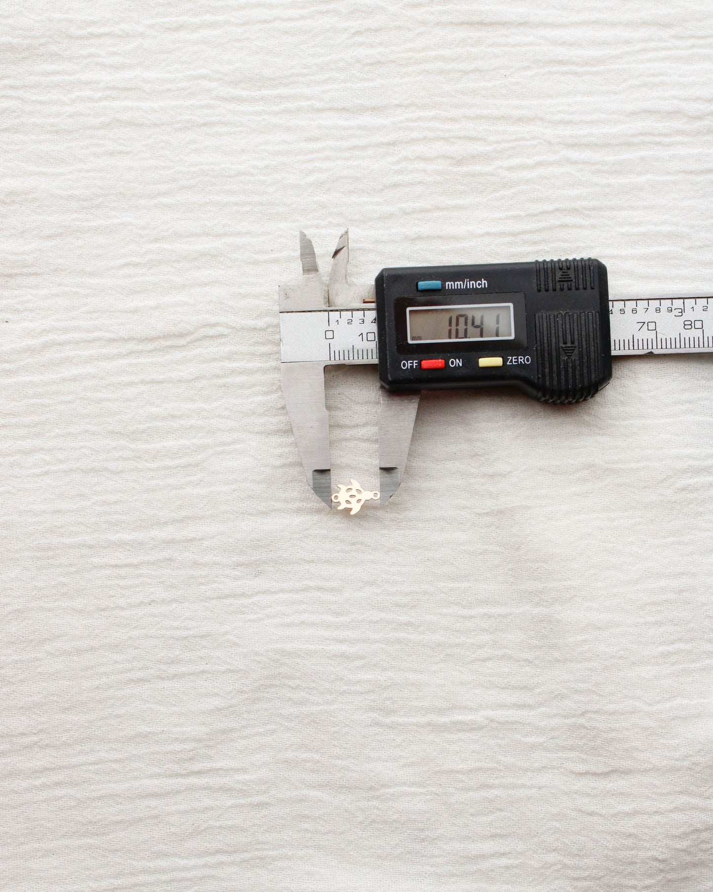 Turtle Connector Charm, CN355