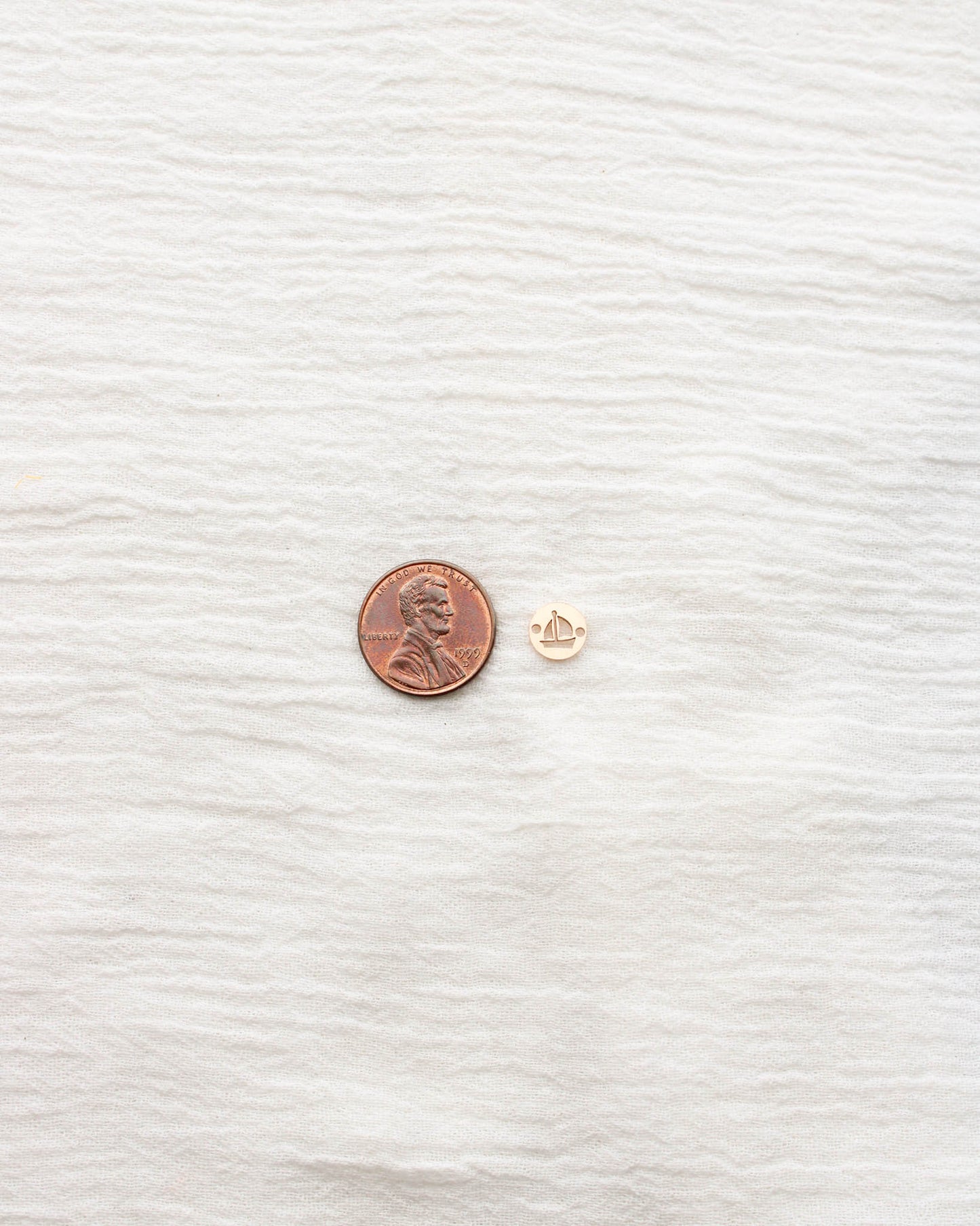 Sailboat Round Connector Charm, CN358