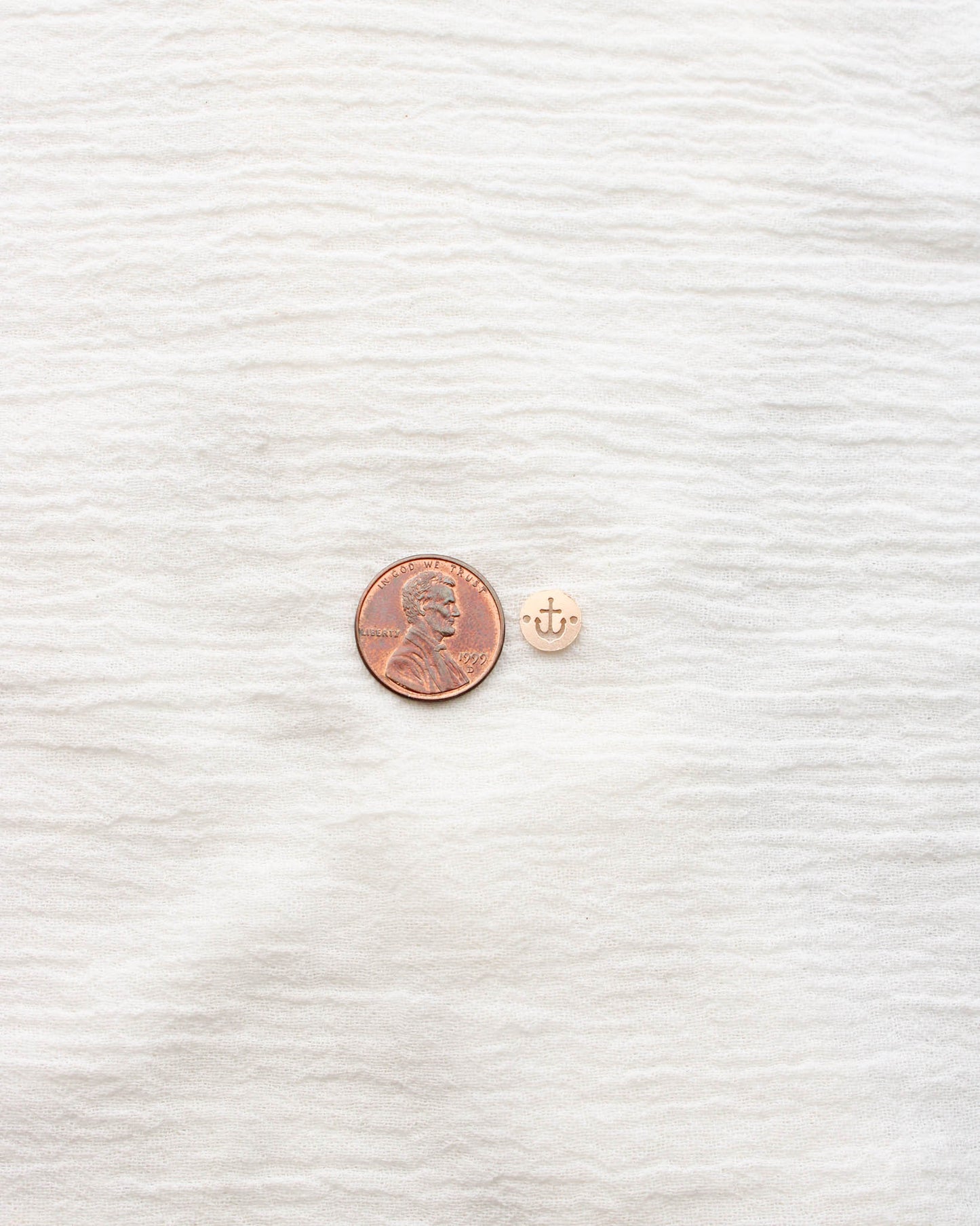 Anchor Round Connector Charm, CN357