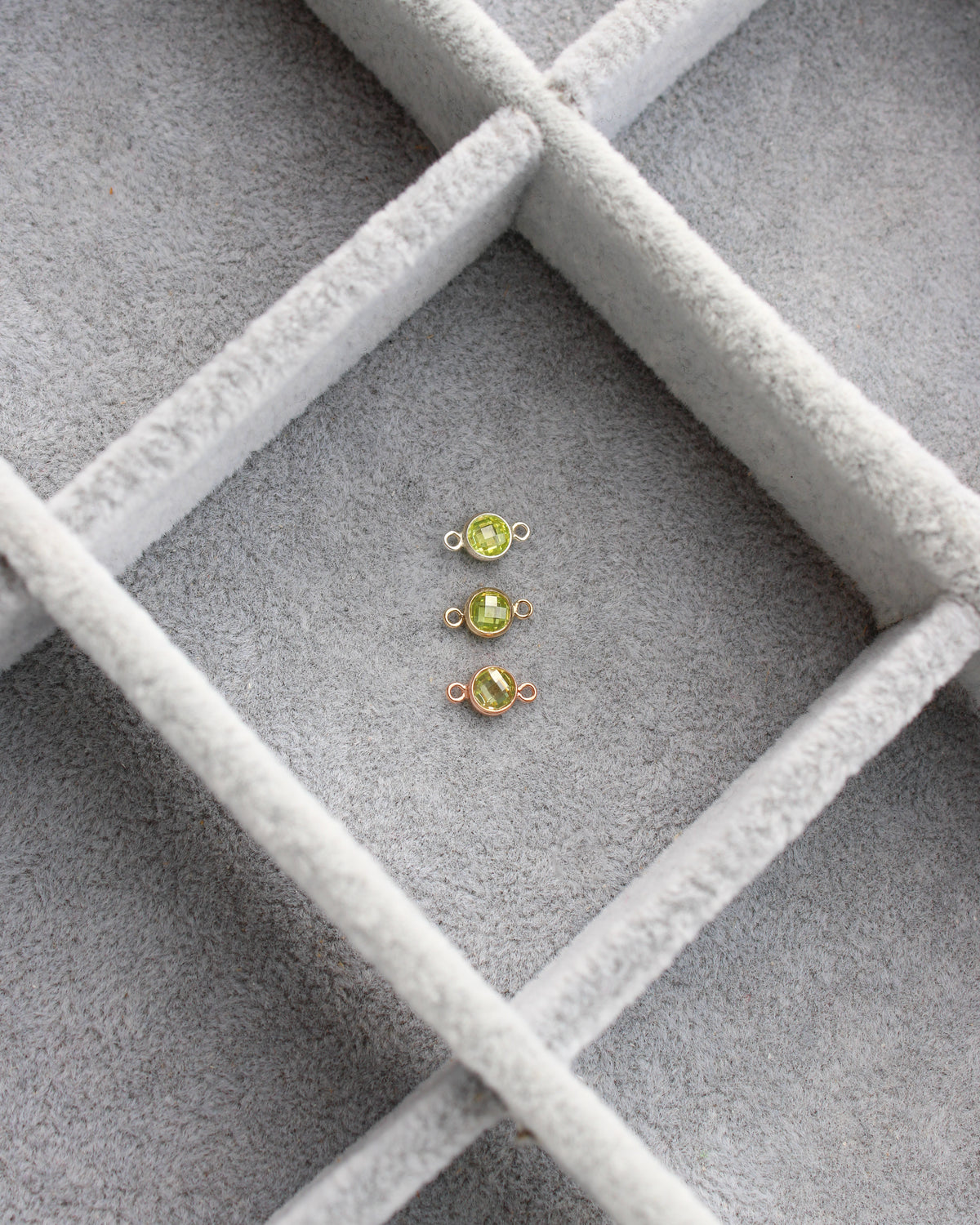 4mm Light Green Stone Connector (Flat Back), DCN107