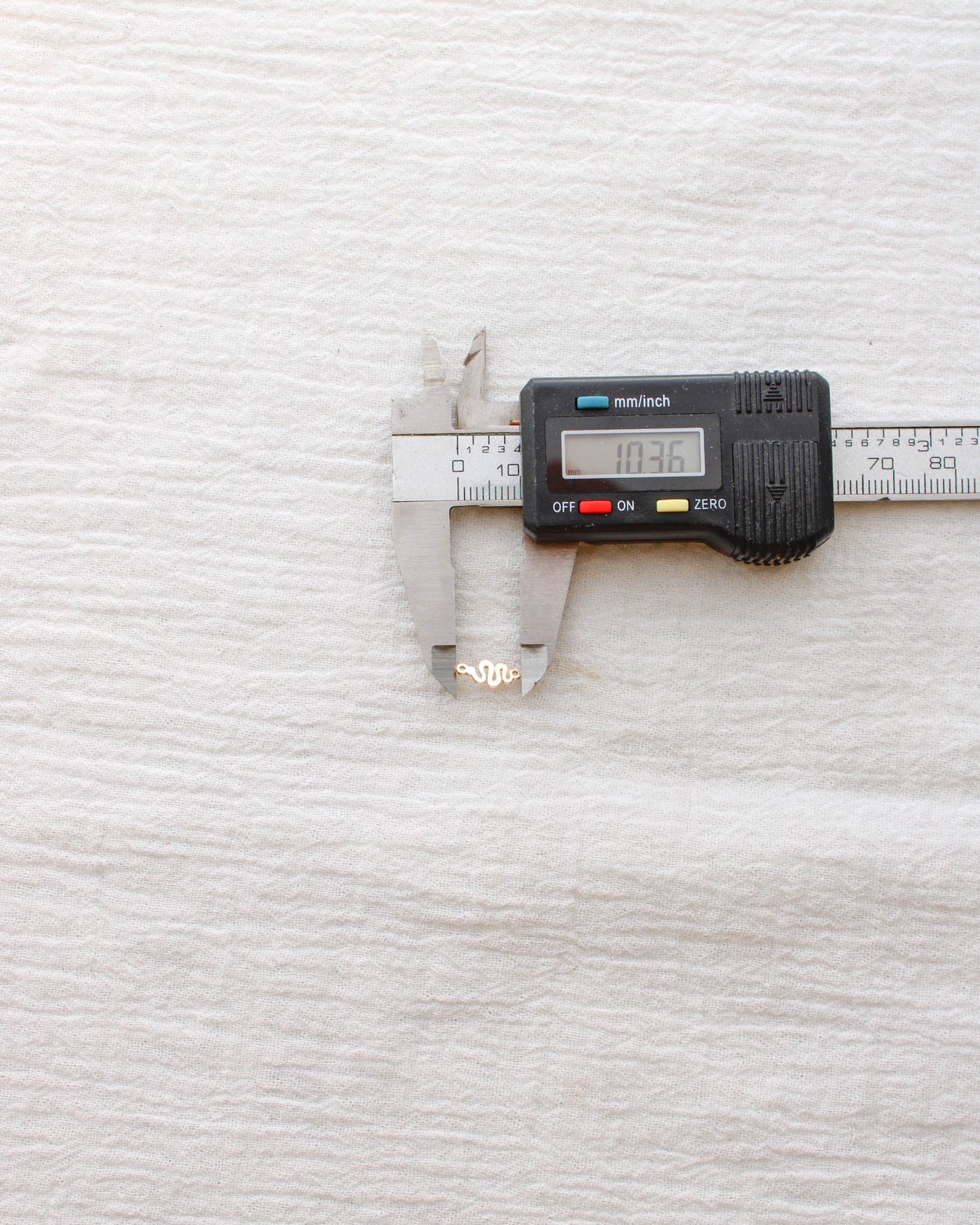 Snake Connector Charm, CN375