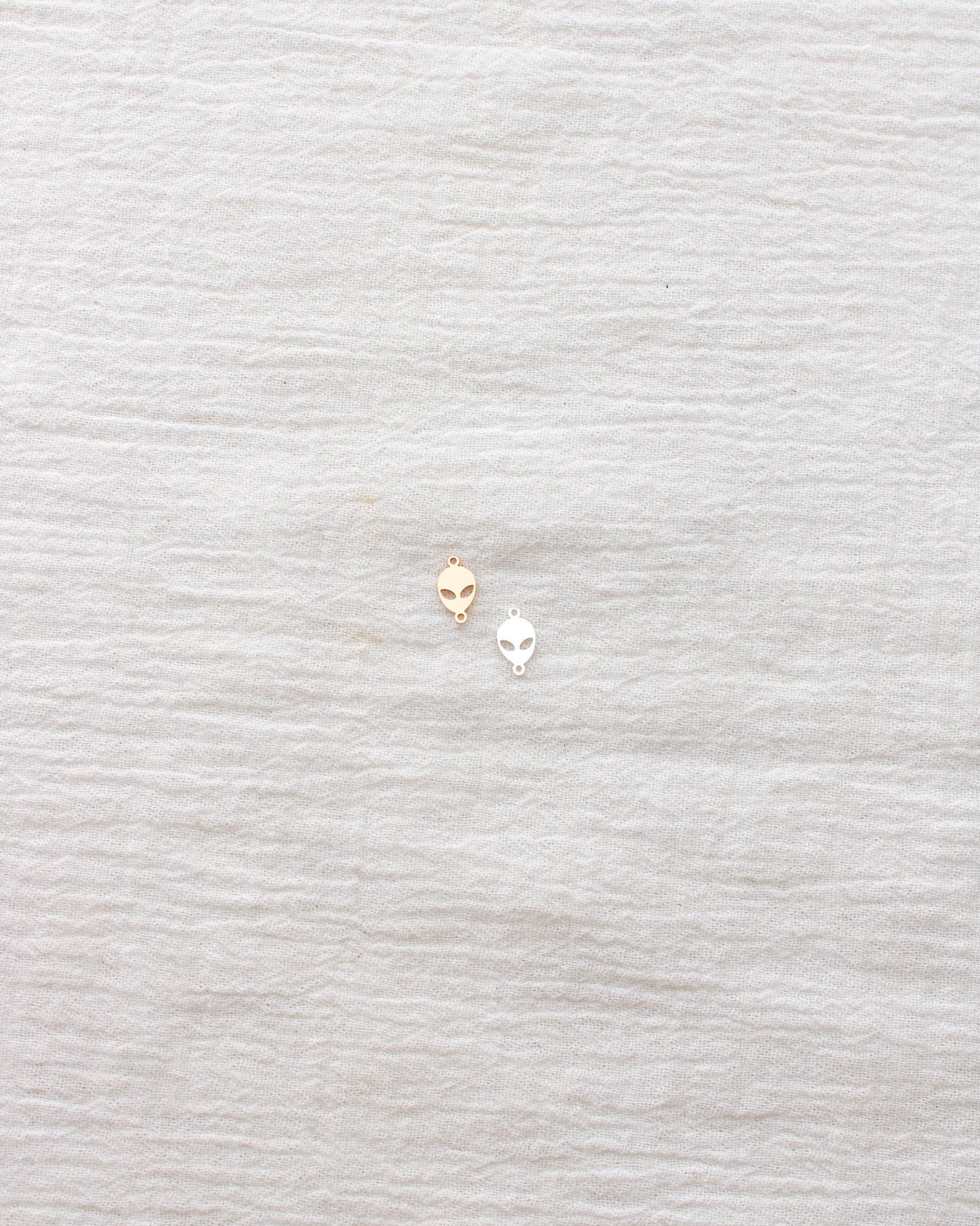 Alien Connector Charm, CN379