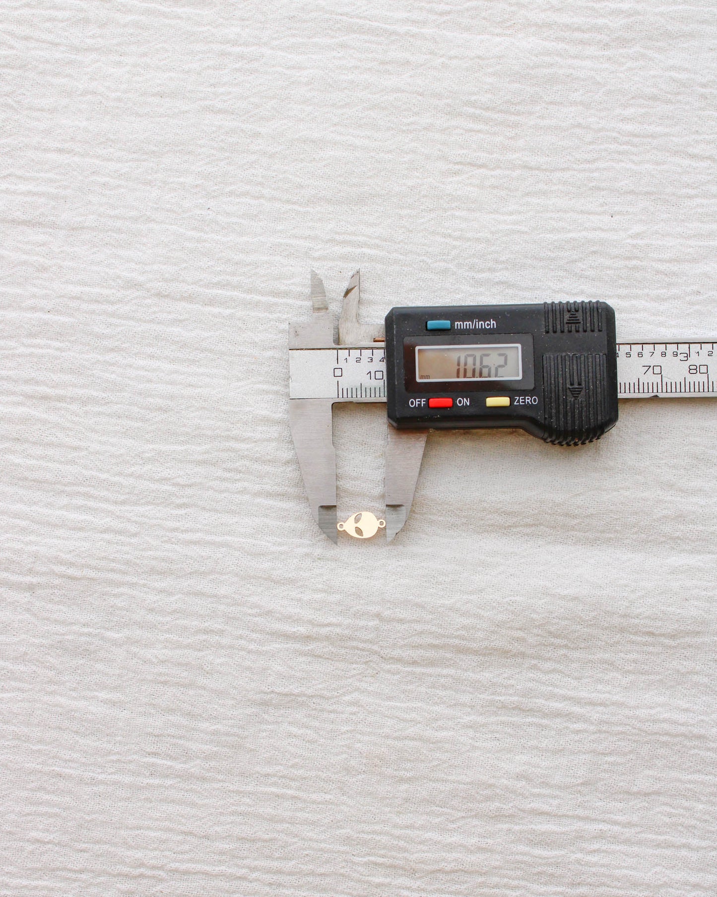 Alien Connector Charm, CN379