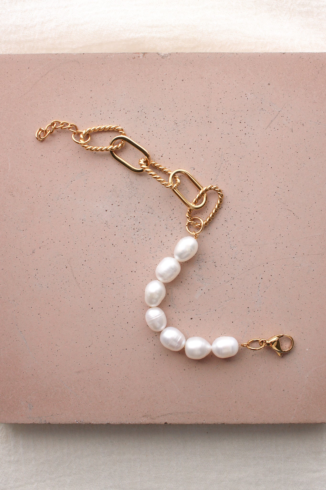 7.5" Pearl and Paperclip Bracelet, BR56