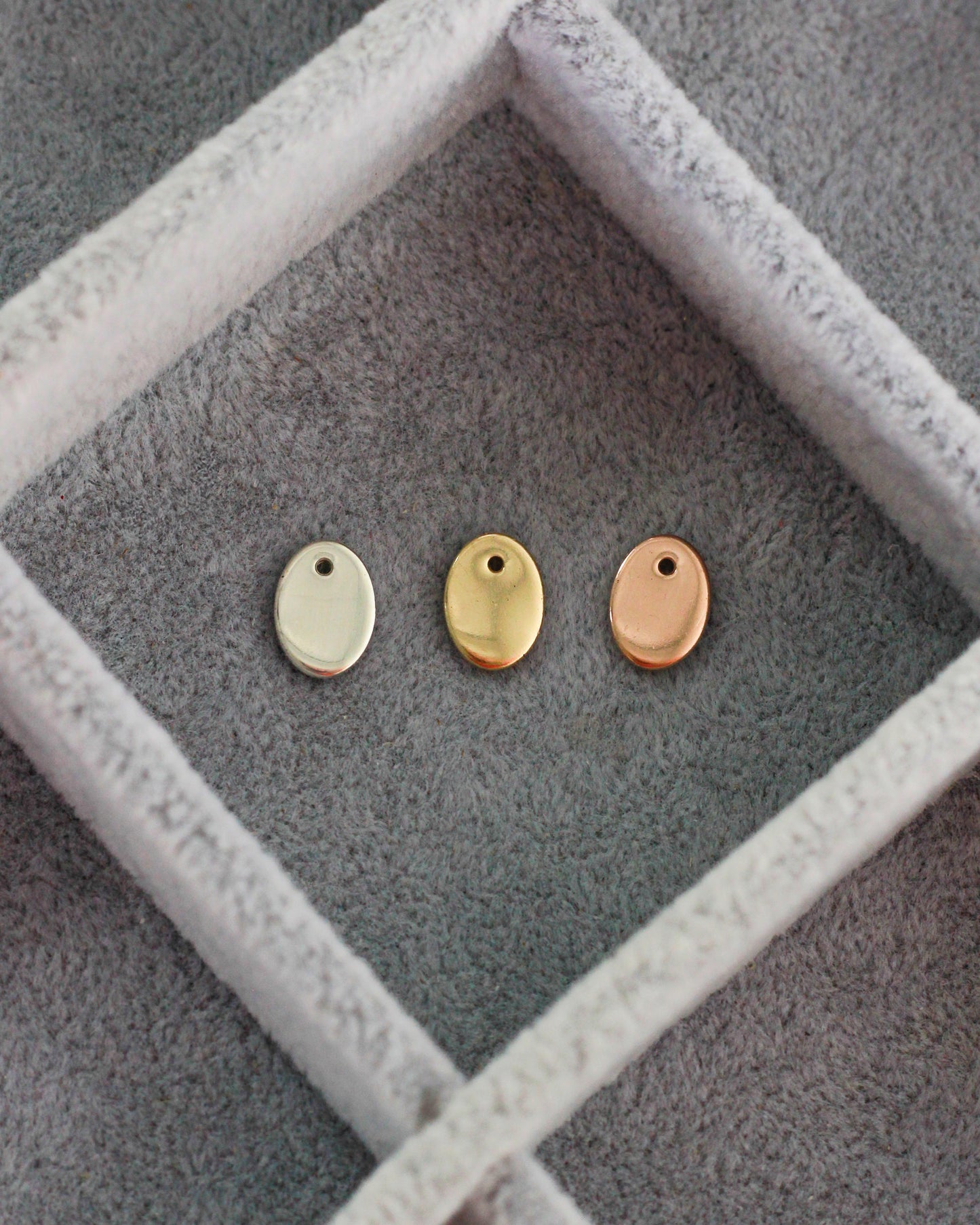 10x7mm Mini Oval Disc Blank with One Hole, B38