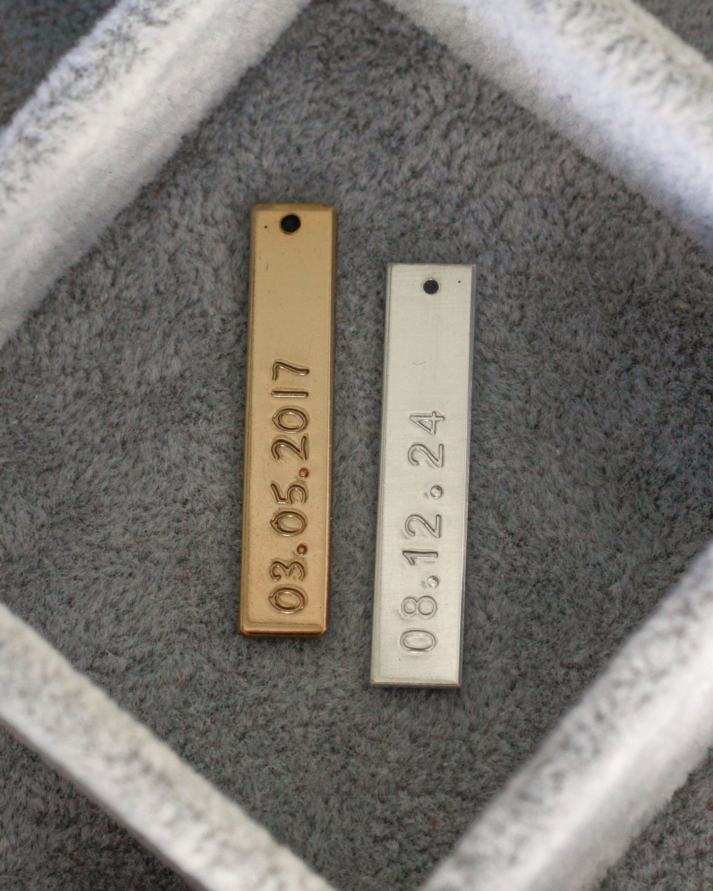 1.25"x6mm Custom Date Bar Charm, CH205