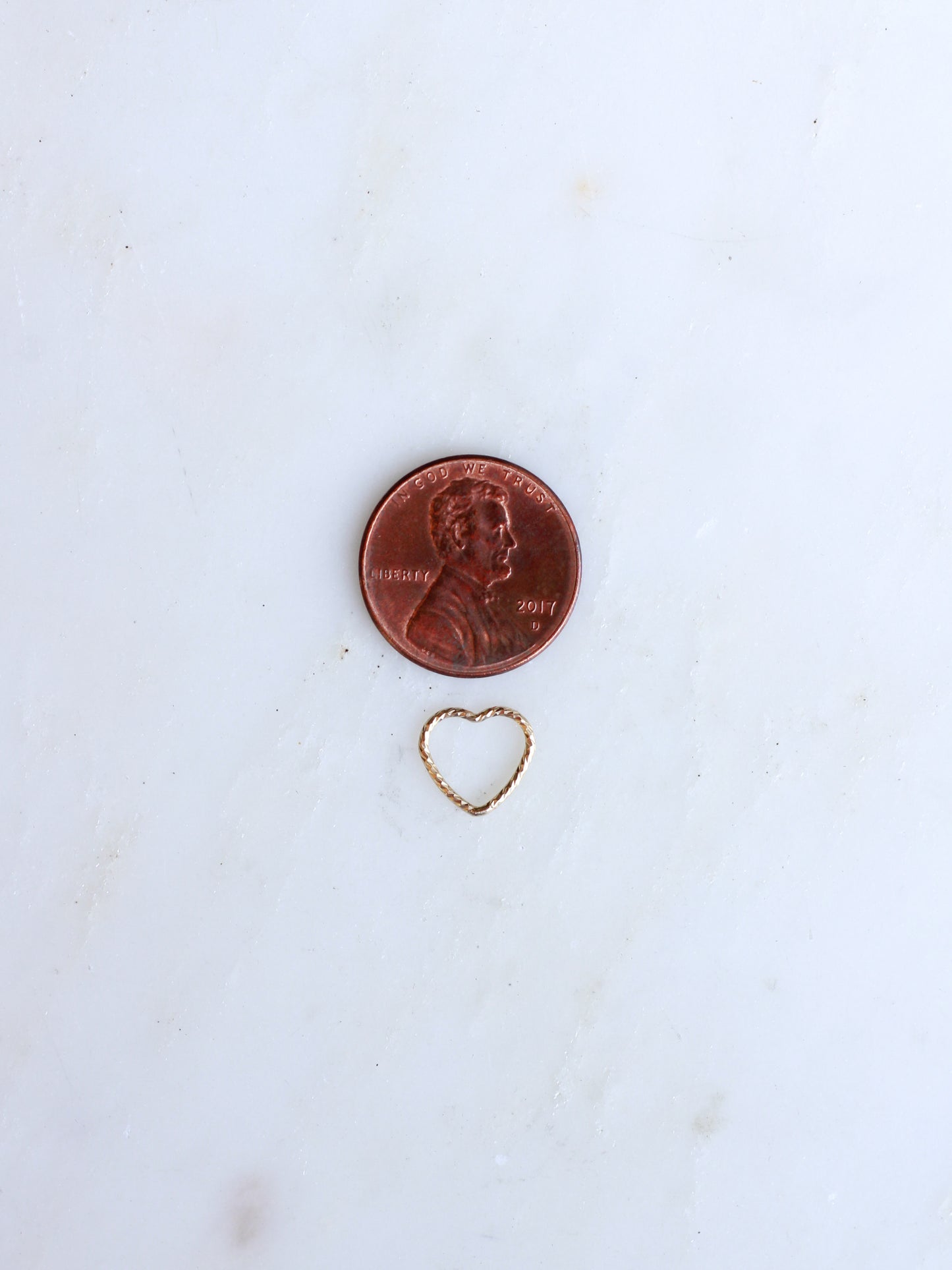 Sparkle Wire Heart Connector, CN204