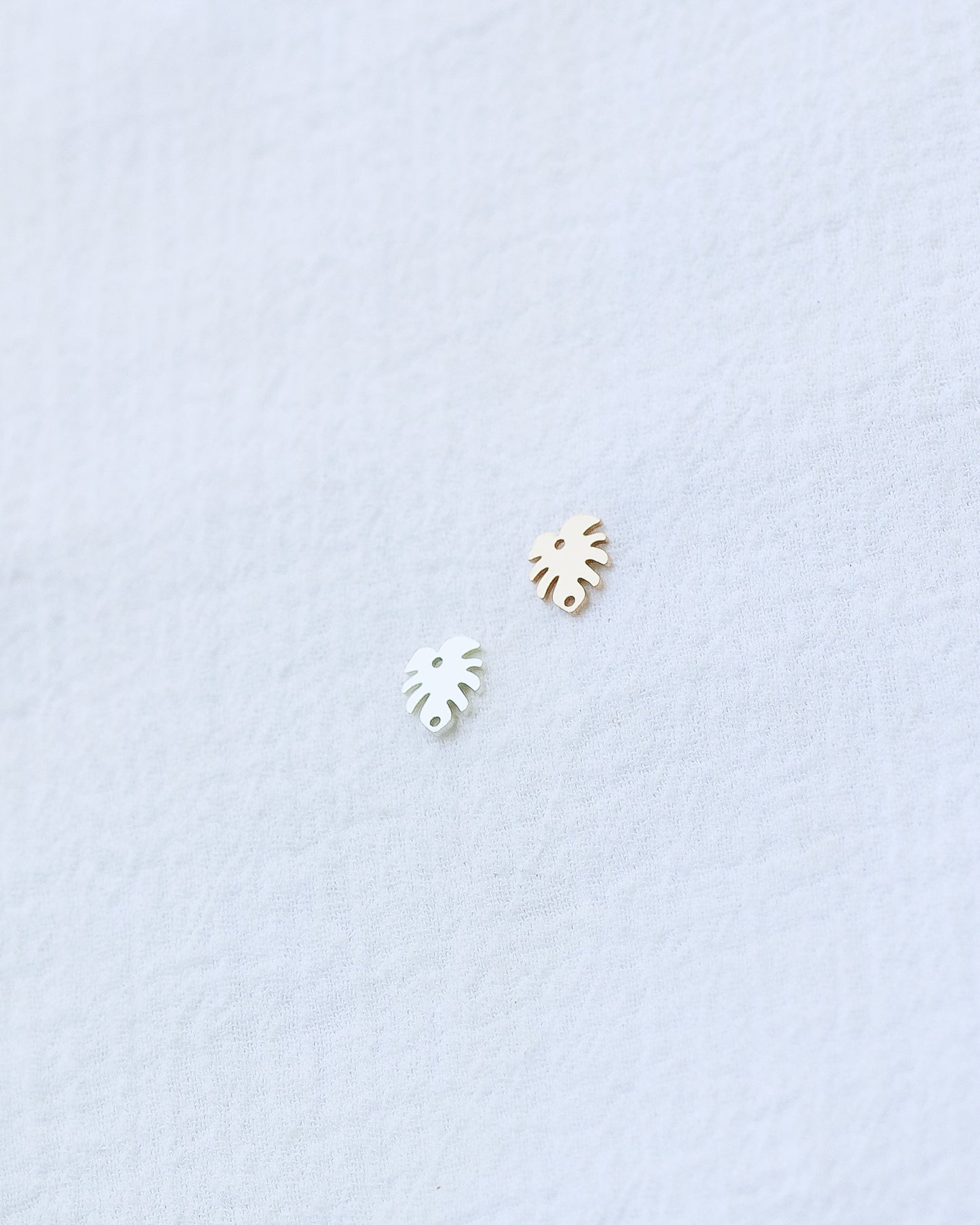 Monstera Leaf Connector, CN233