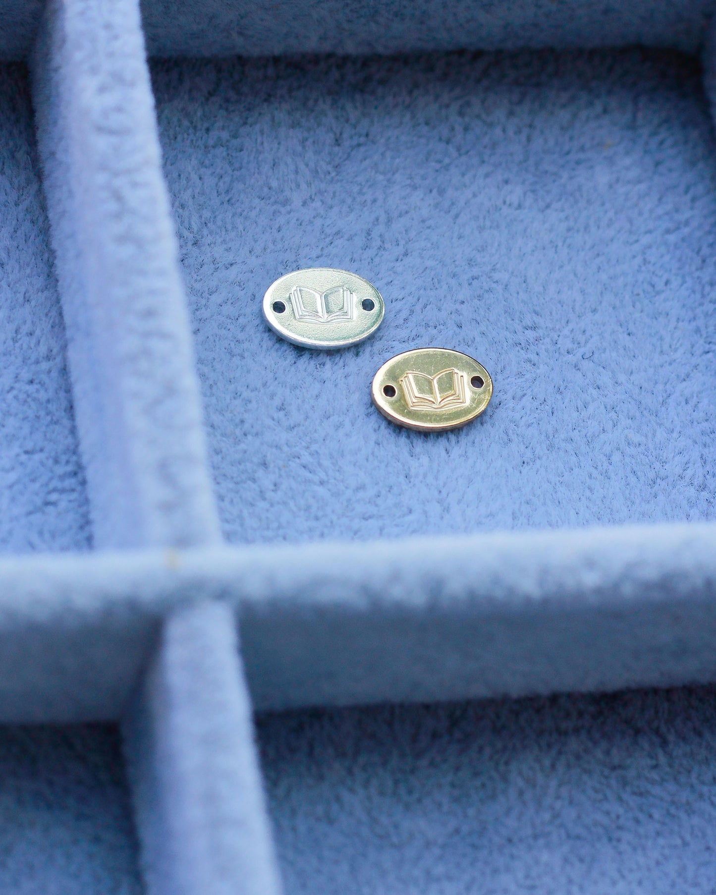 Book Connector, CN01