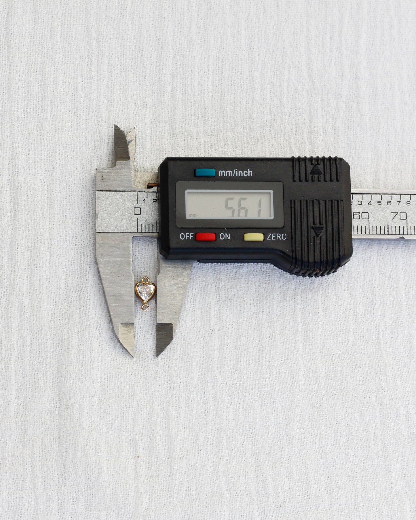5mm CZ Heart Bezel Connector, CN331