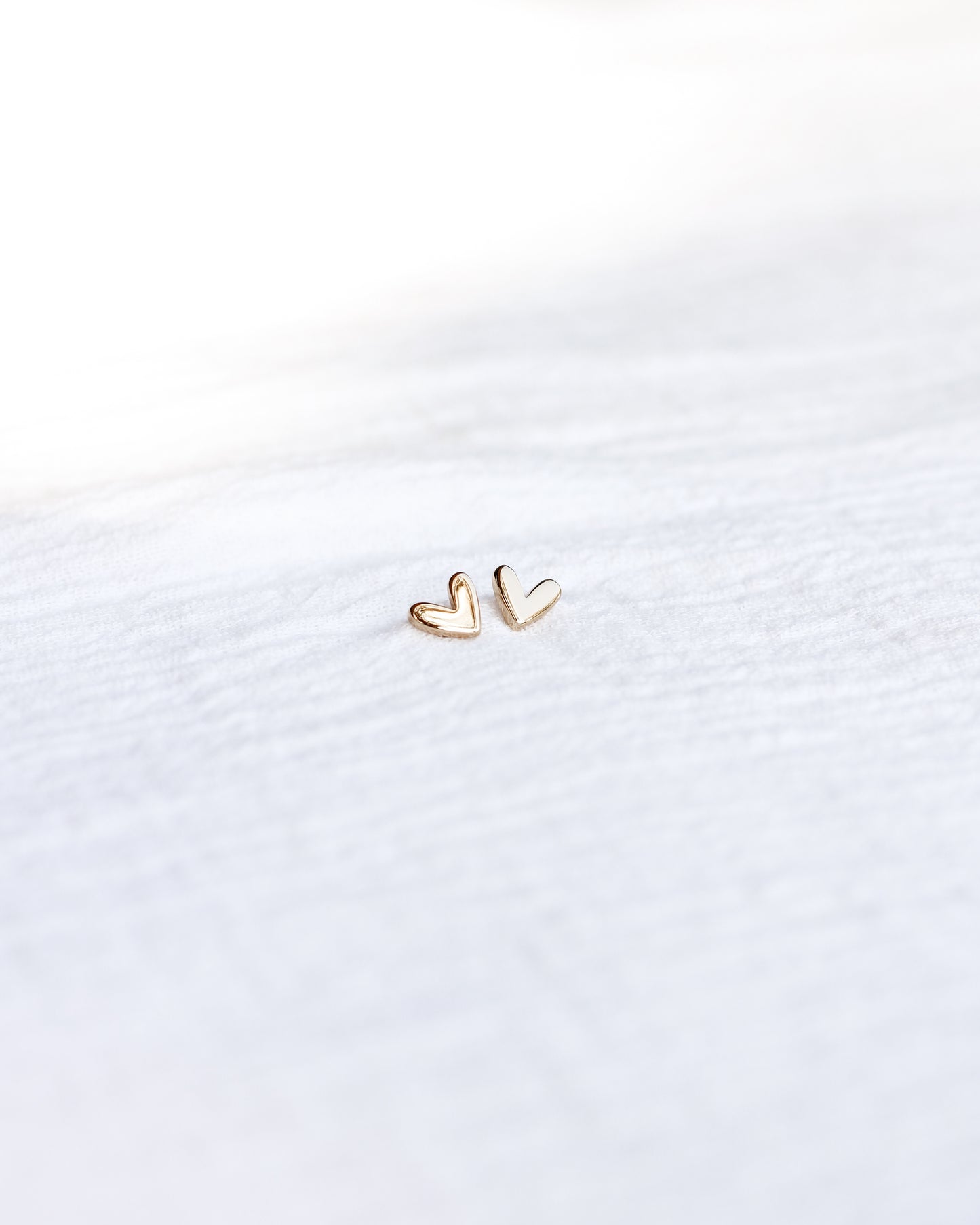 6mm Gold Heart Stud Earrings, E9