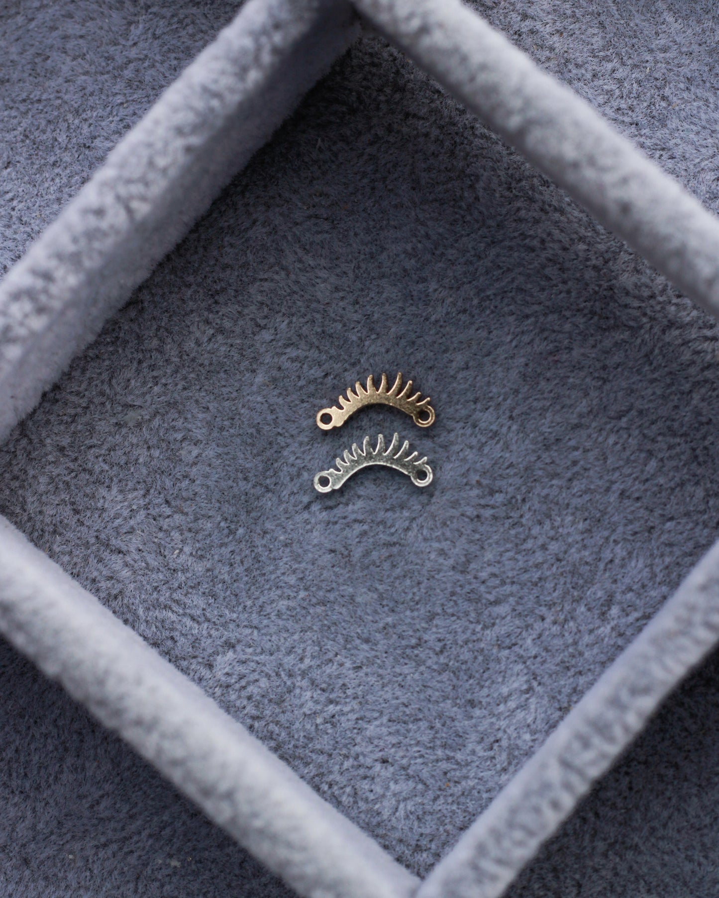 Eyelash Connector, CN284