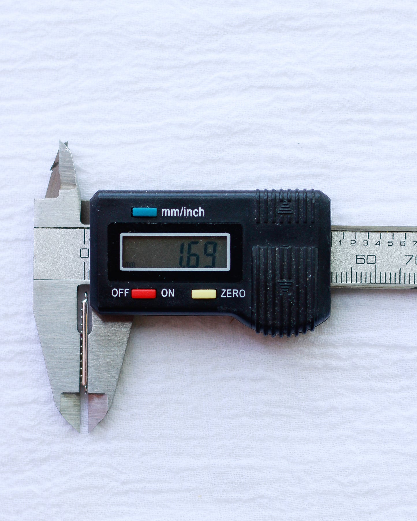 Multicolor Connector, CN200