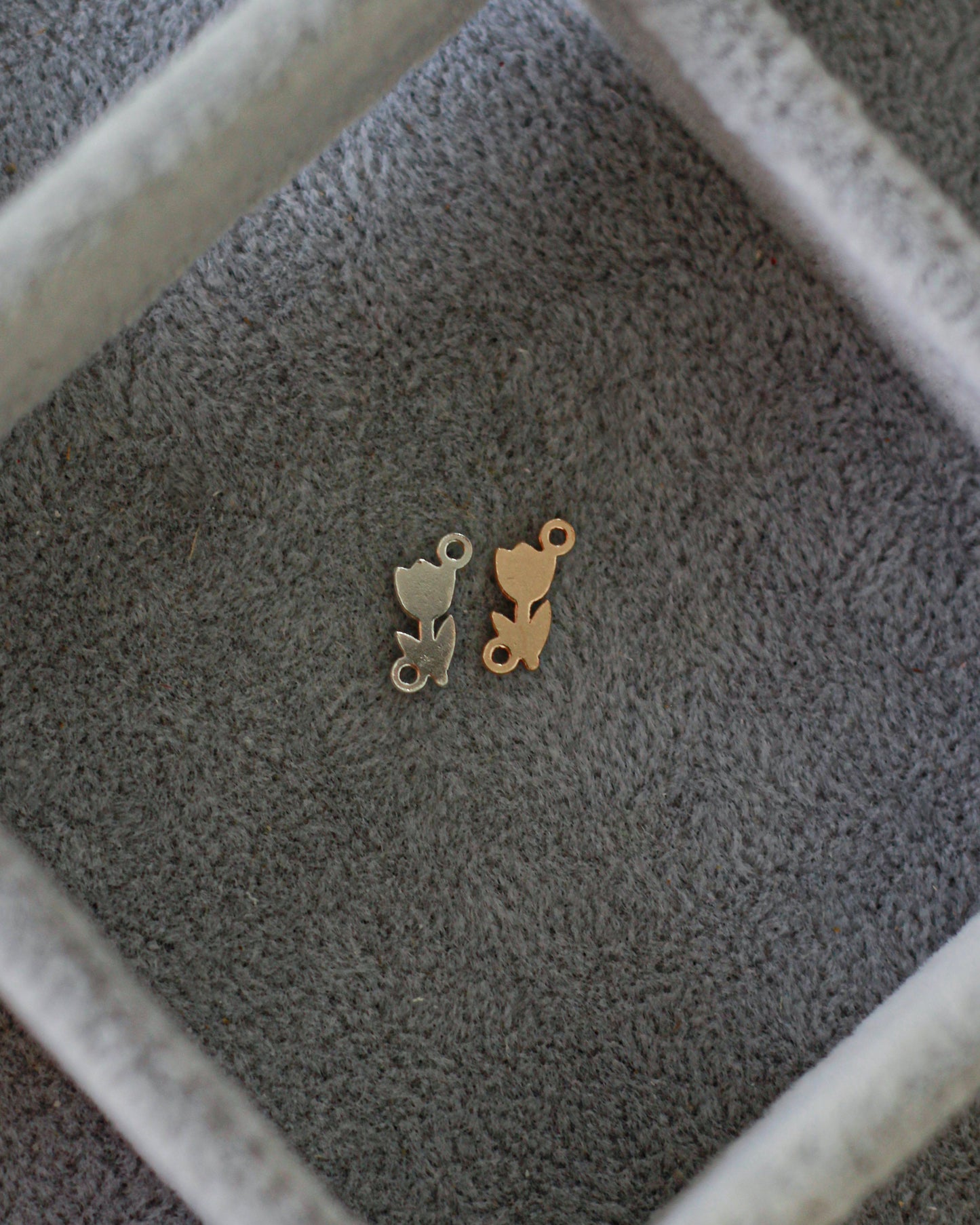 Tulip Connector Charm, CN302