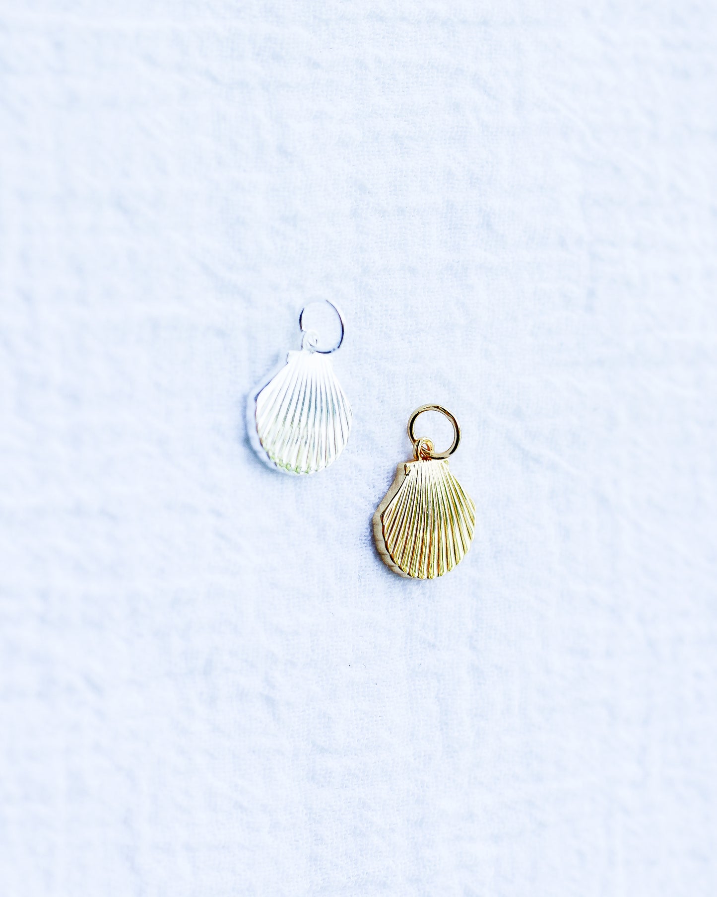Flat Scallop Shell Charm, CH113