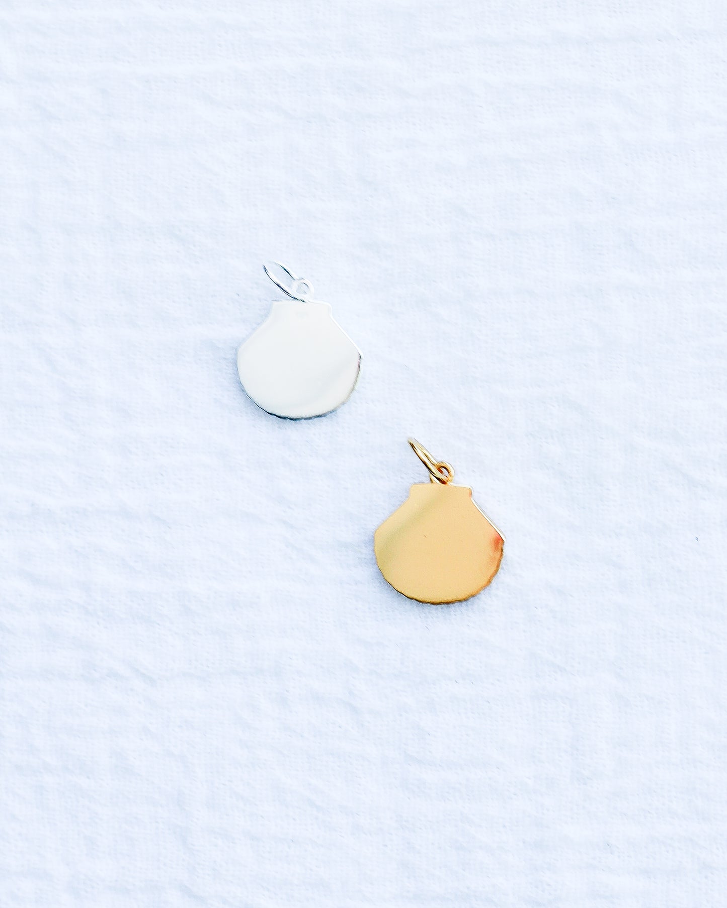 Flat Scallop Shell Charm, CH113