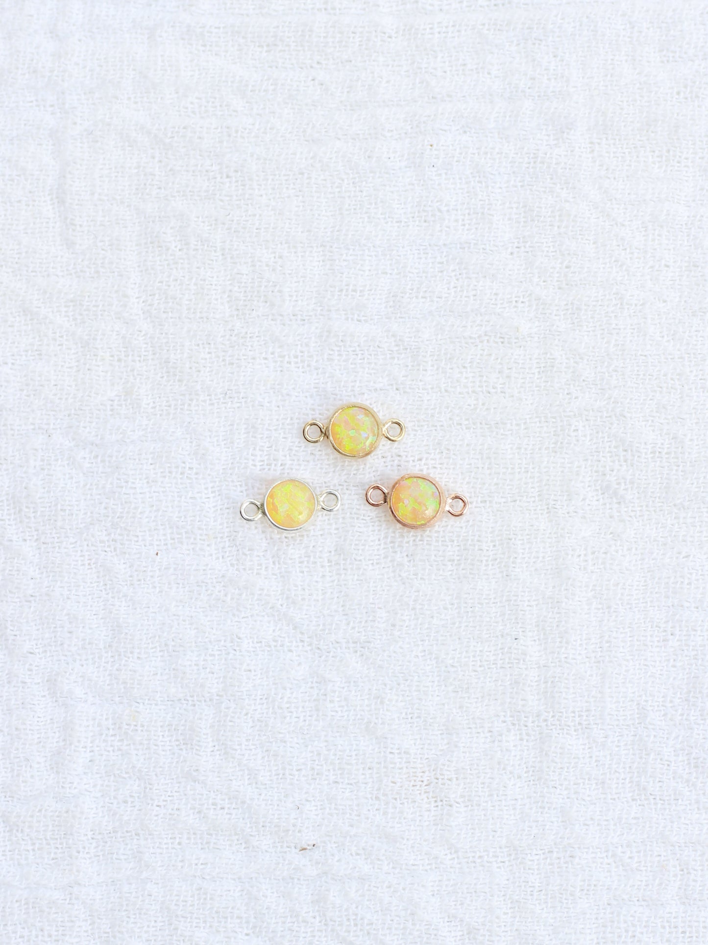 4mm Yellow Opal Connector, CN242