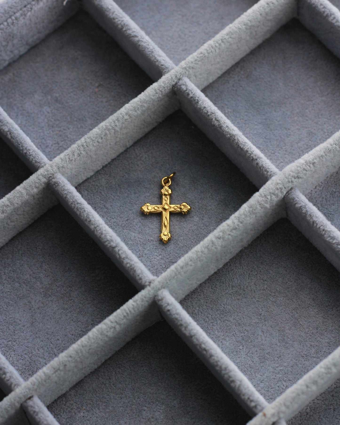 25mm Flared Edge Cross PVD Charm, CH424
