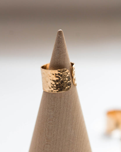 Hammered Cigar Band Ring, R1