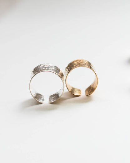 Hammered Cigar Band Ring, R1