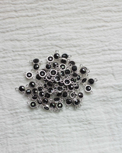 4mm Black Double Sided Checkerboard Connector, CN28