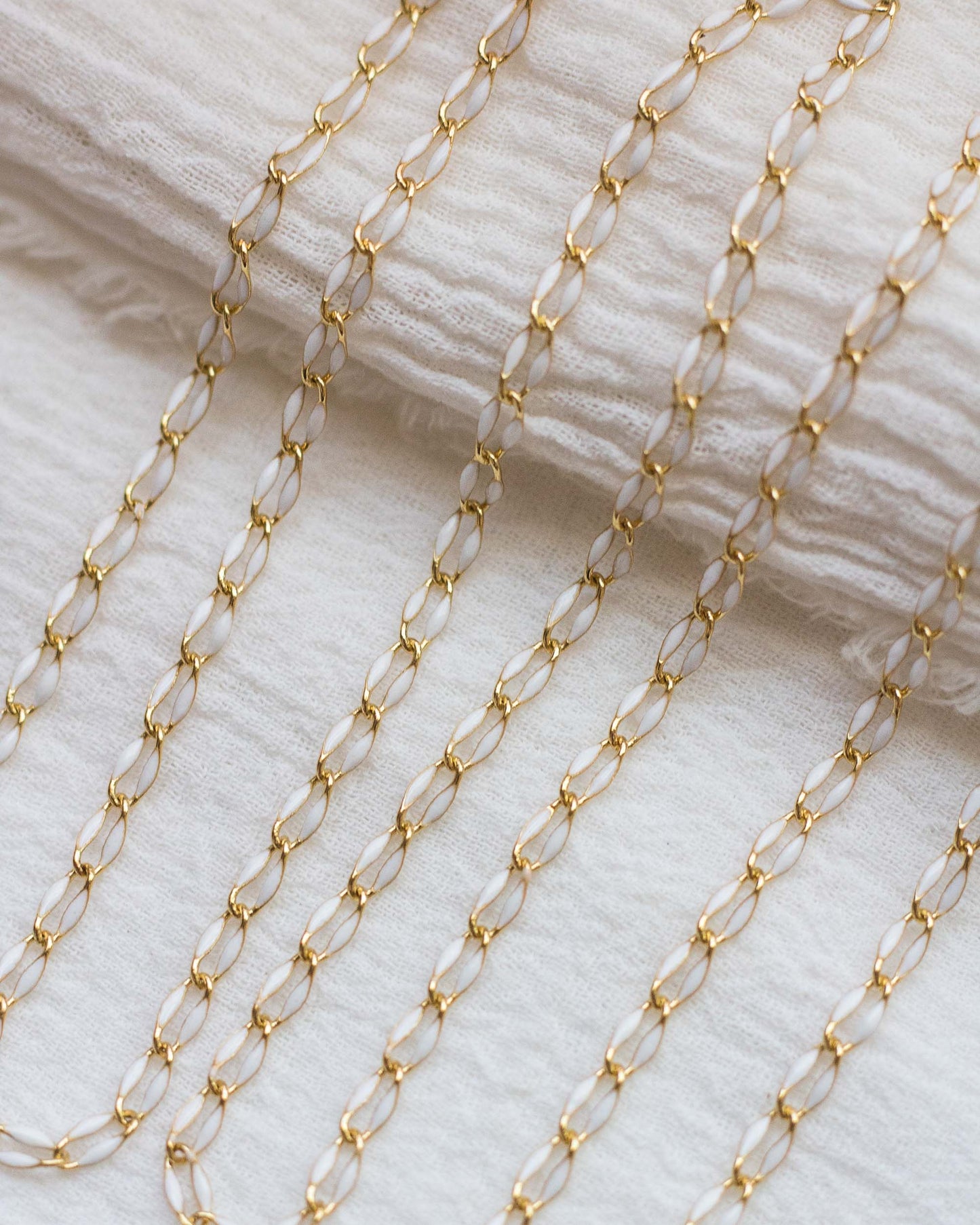 White Enamel Chain, GP108
