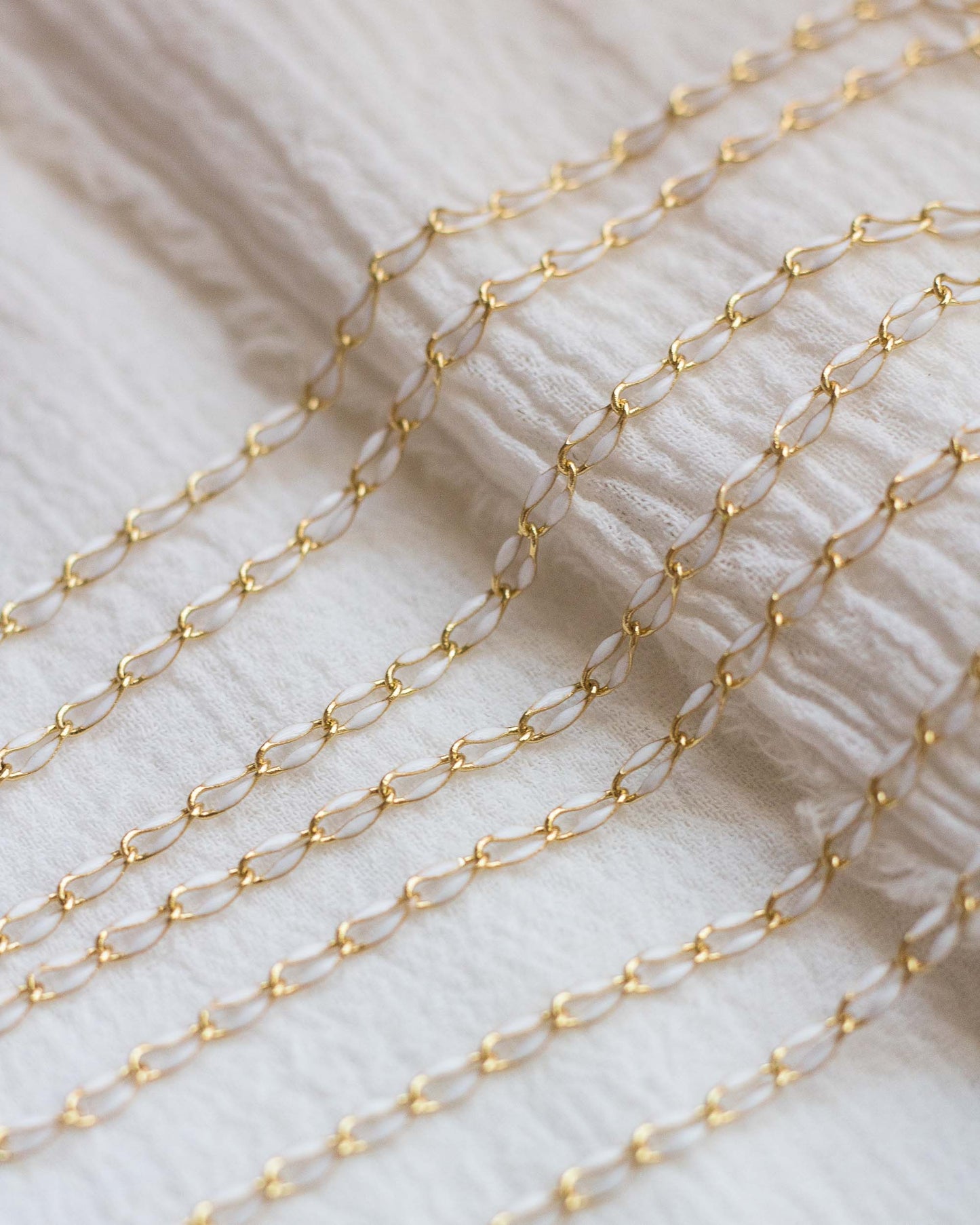 White Enamel Chain, GP108