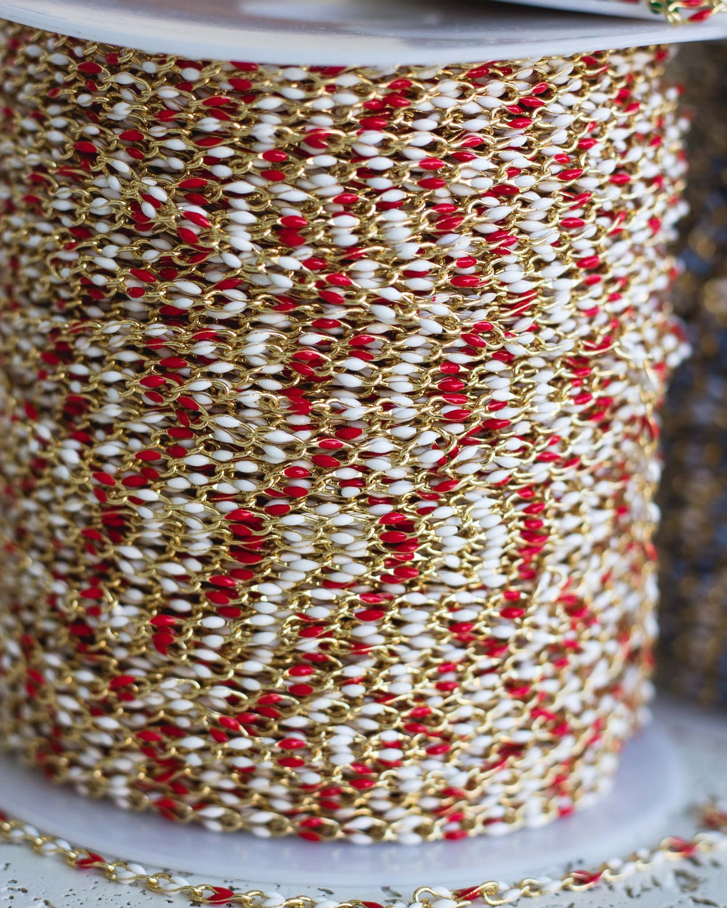 Red and White Enamel Chain, GP135