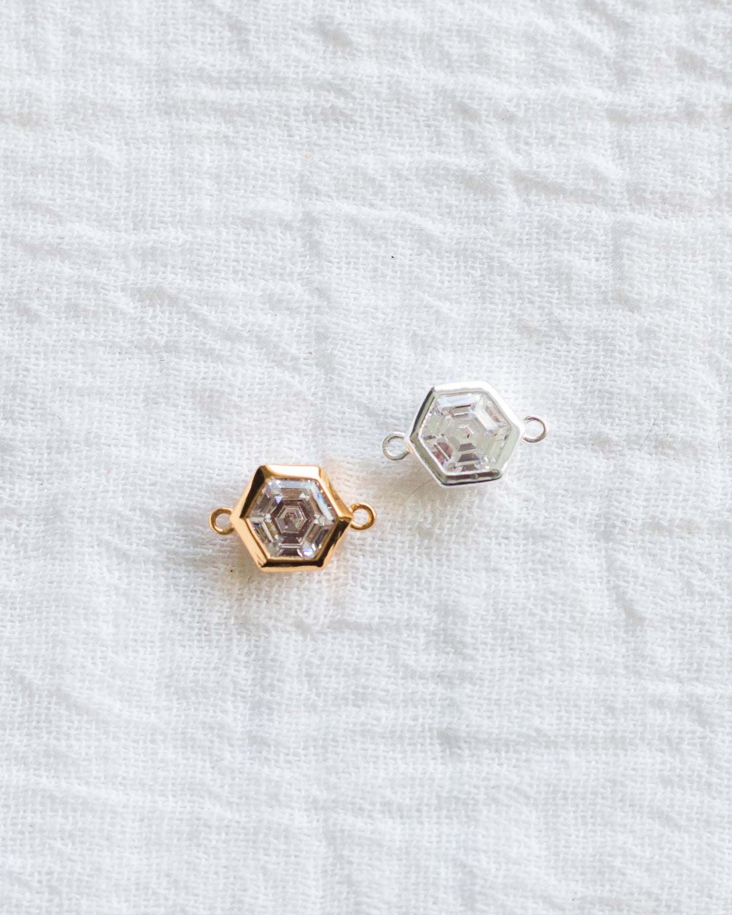 CZ Hexagon Connector, CN102
