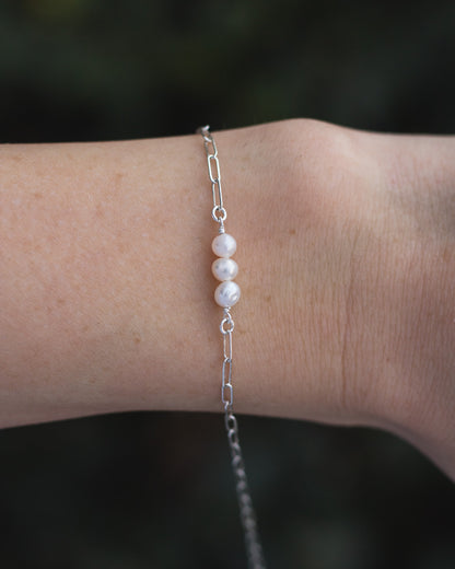 Pearl Connector with 3 Freshwater Pearls, CN120