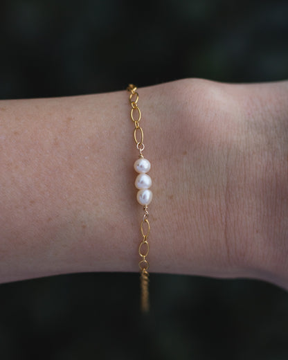 Pearl Connector with 3 Freshwater Pearls, CN120