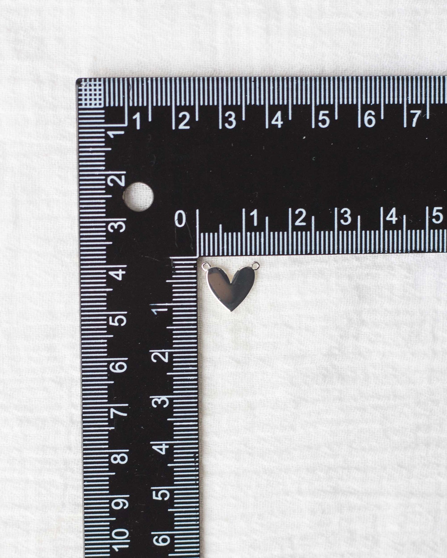 Plain Heart Connector, CN138