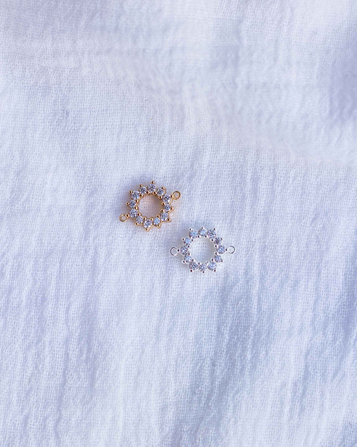 Open Circle Sun CZ Connector, CN139