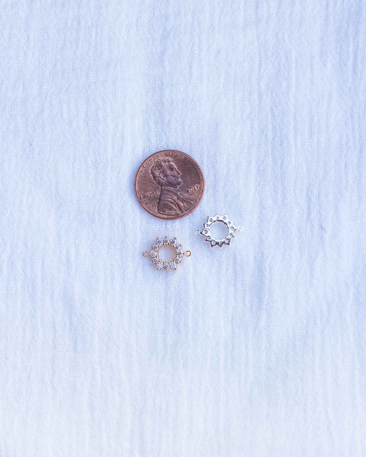Open Circle Sun CZ Connector, CN139
