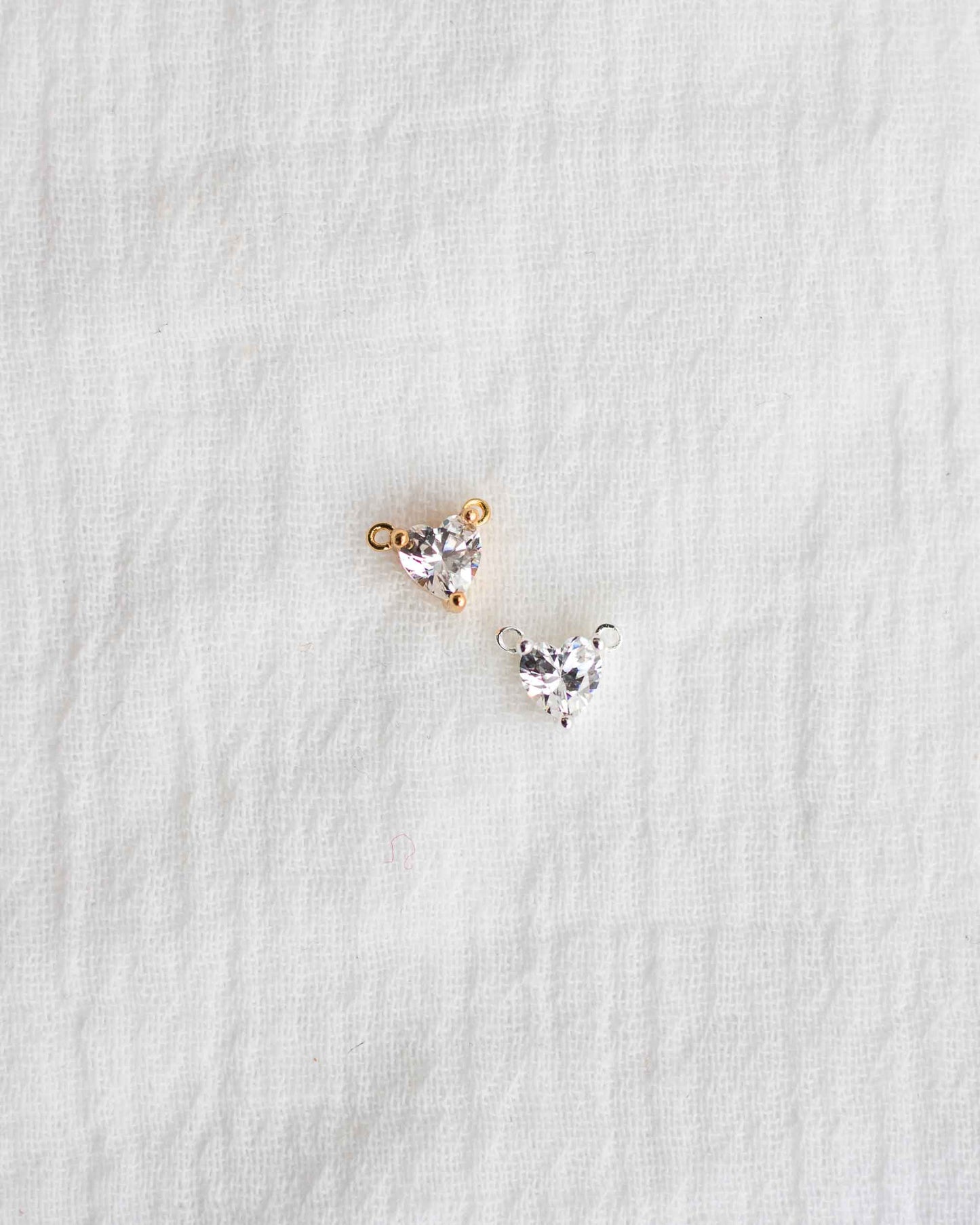 CZ Heart Connector, CN136