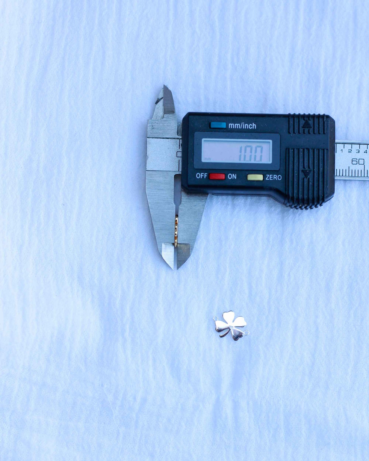 Four Leaf Clover Connector, CN146
